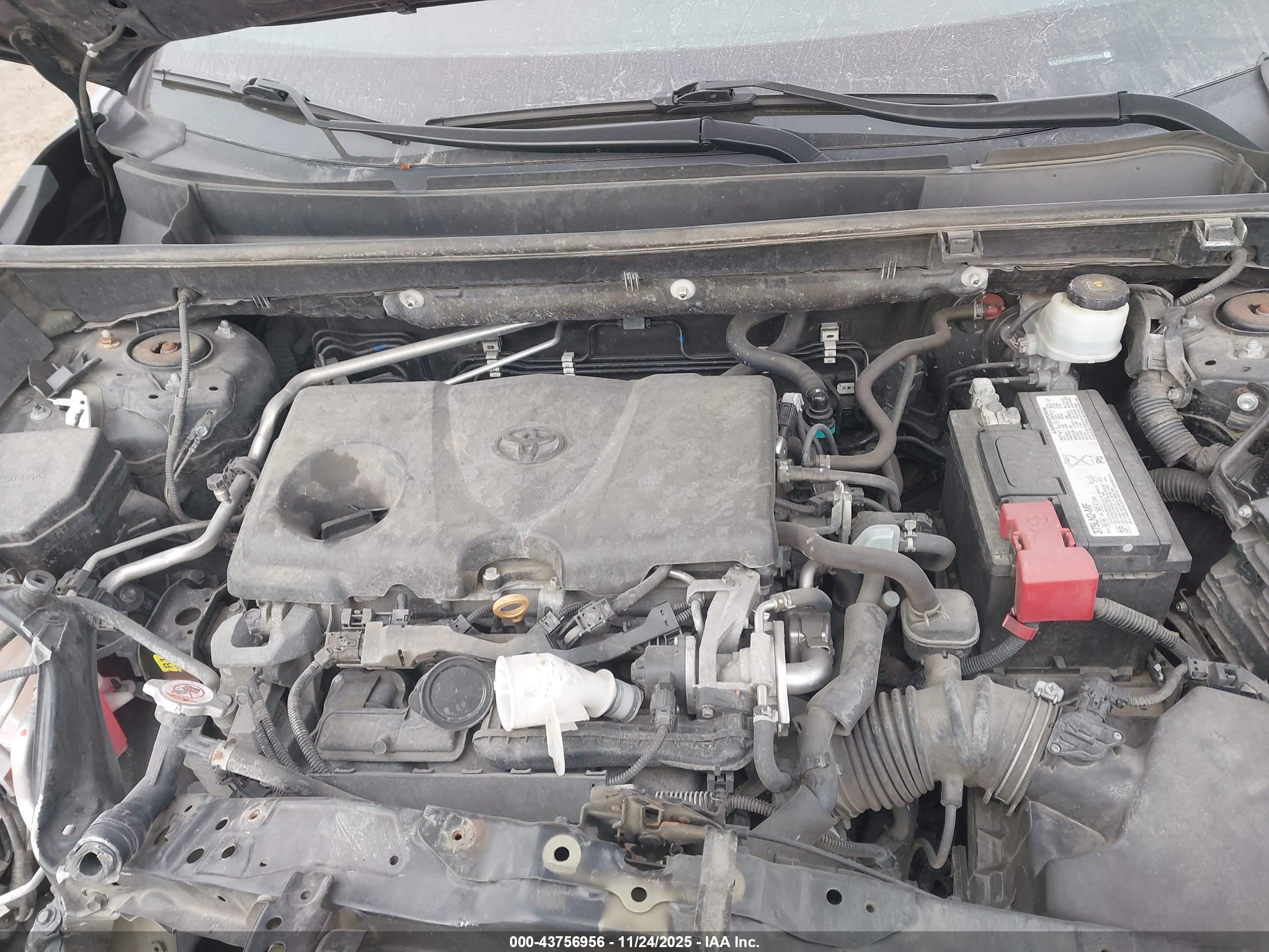 TOYOTA RAV4 image 10