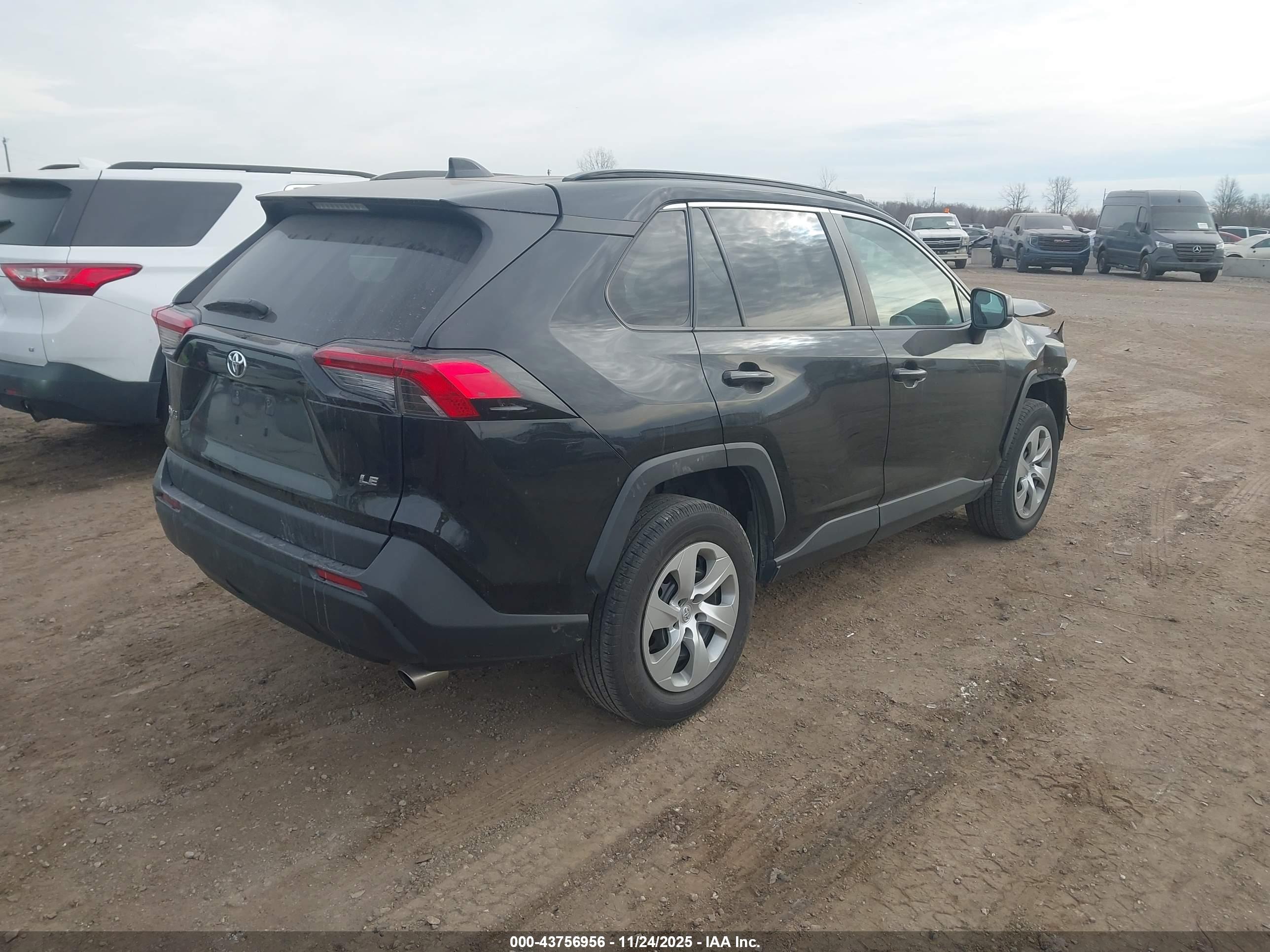 TOYOTA RAV4 image 4