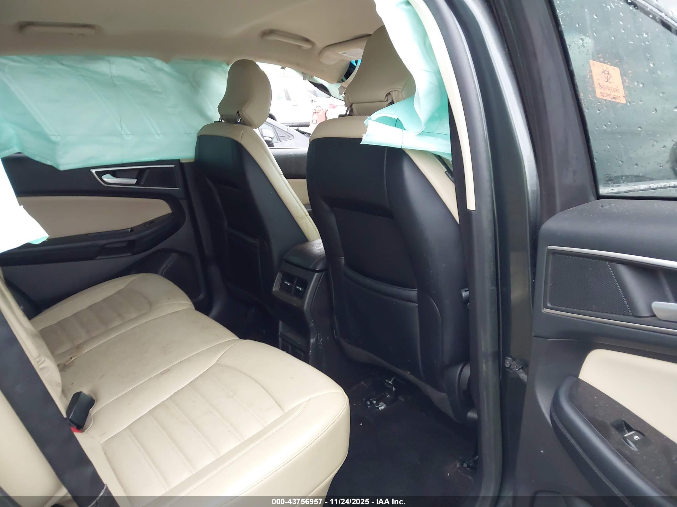 FORD EDGE image 8
