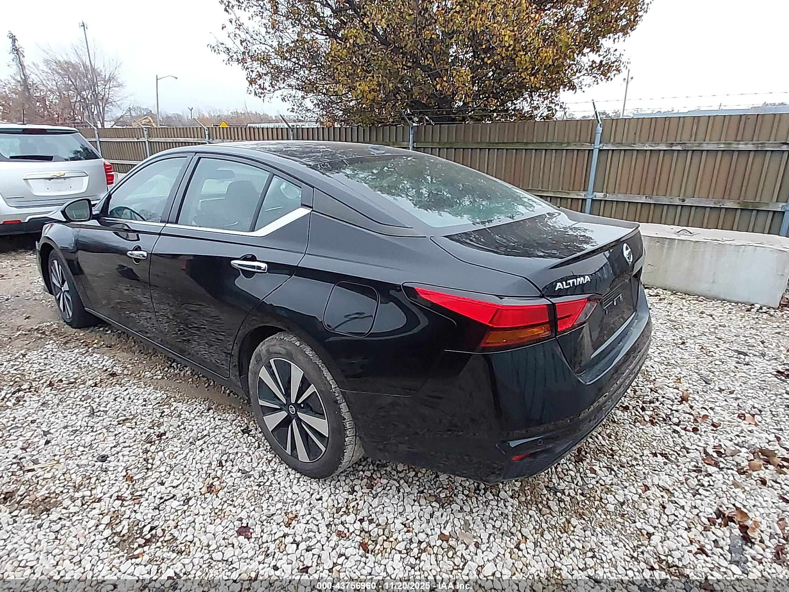 NISSAN ALTIMA image 3