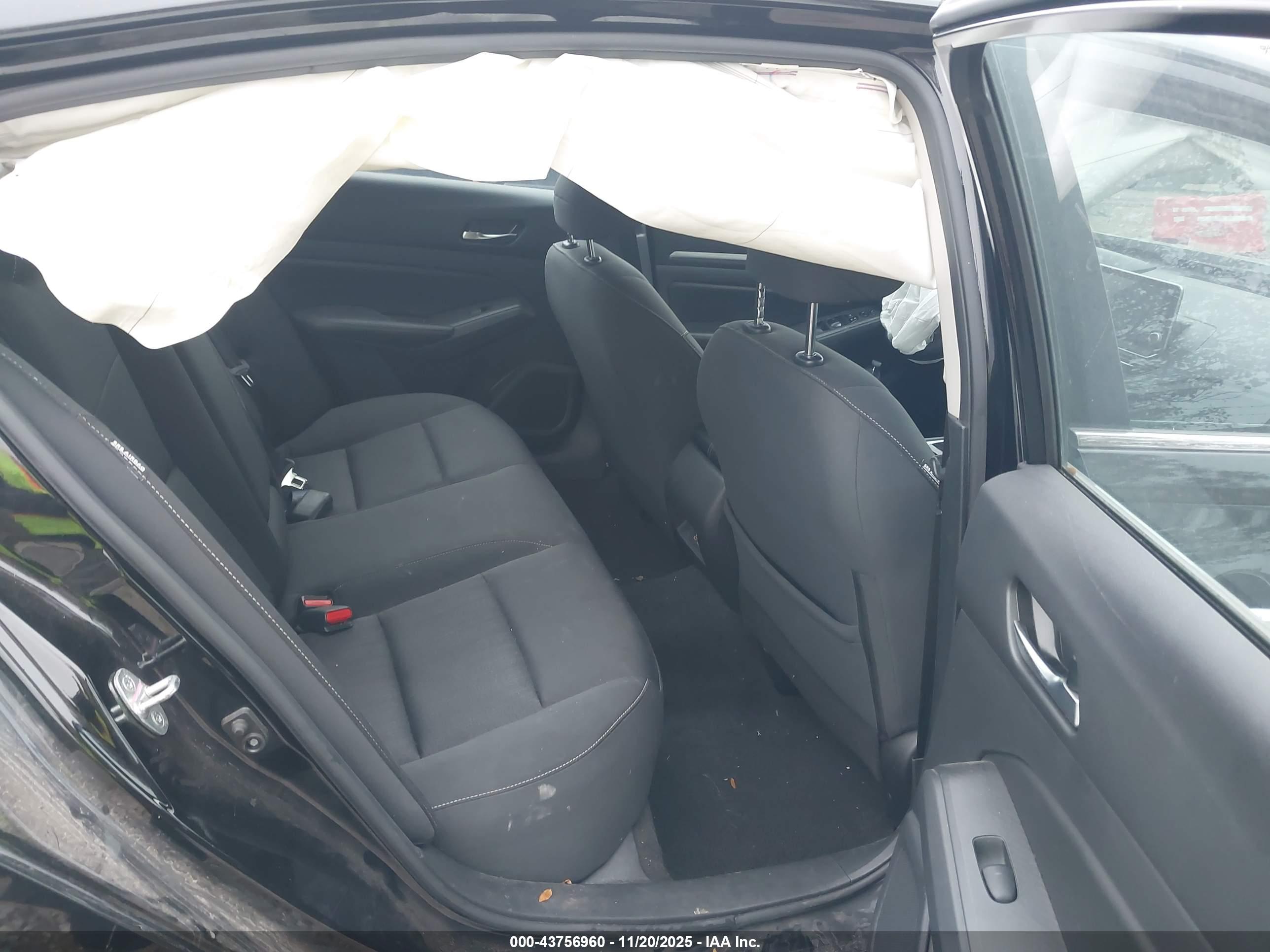 NISSAN ALTIMA image 8