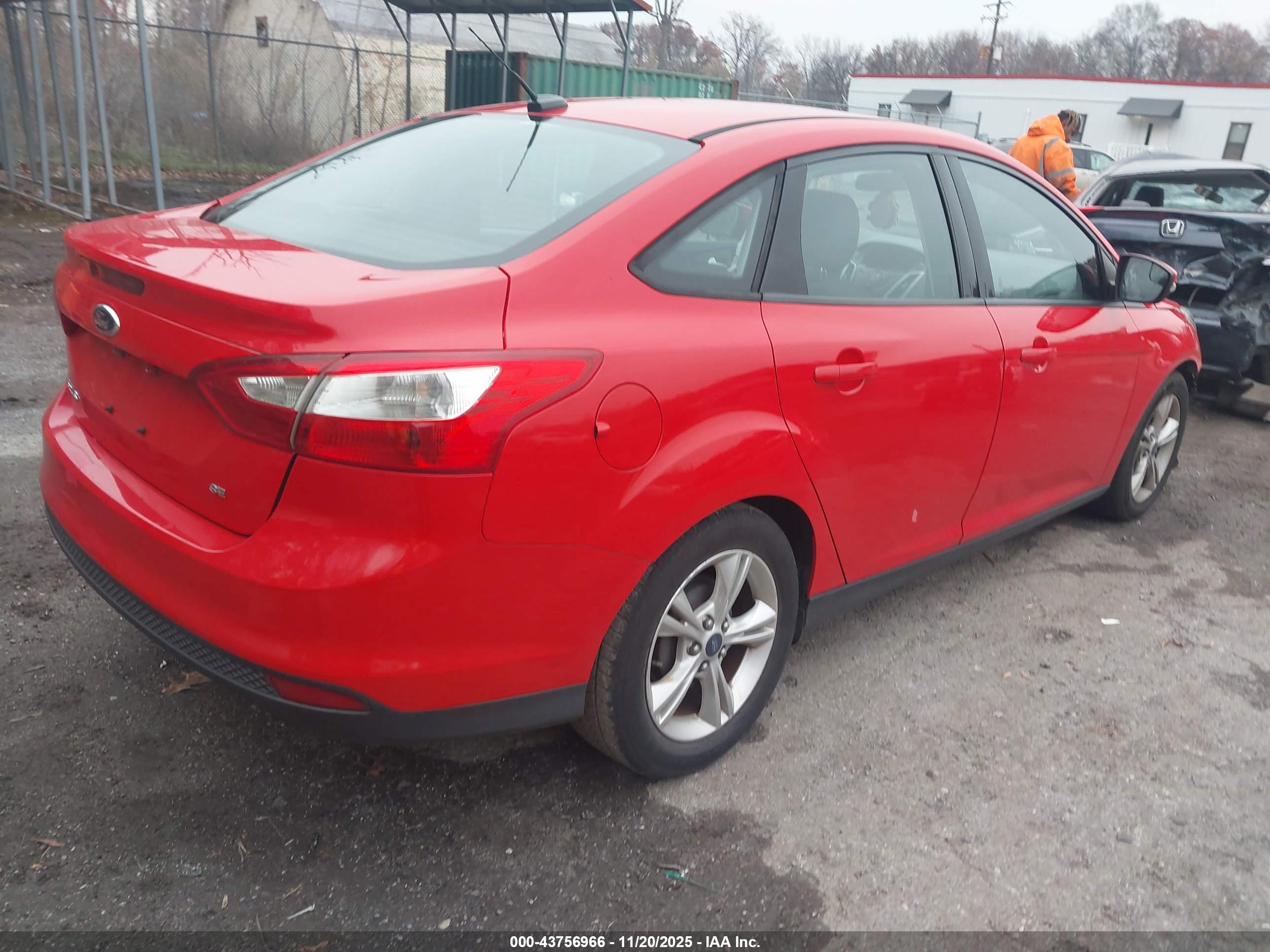 FORD FOCUS image 4
