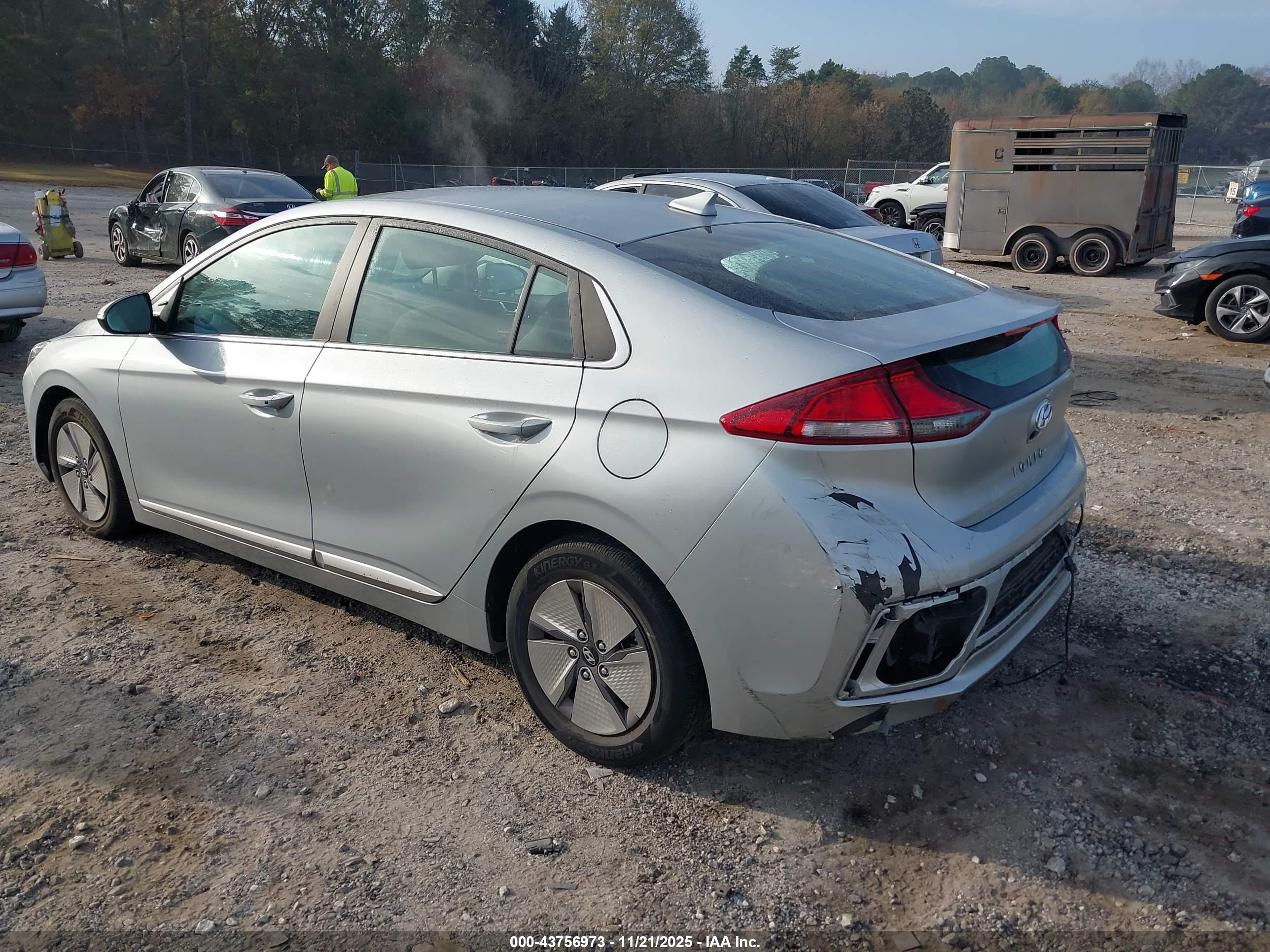 HYUNDAI IONIQ image 3