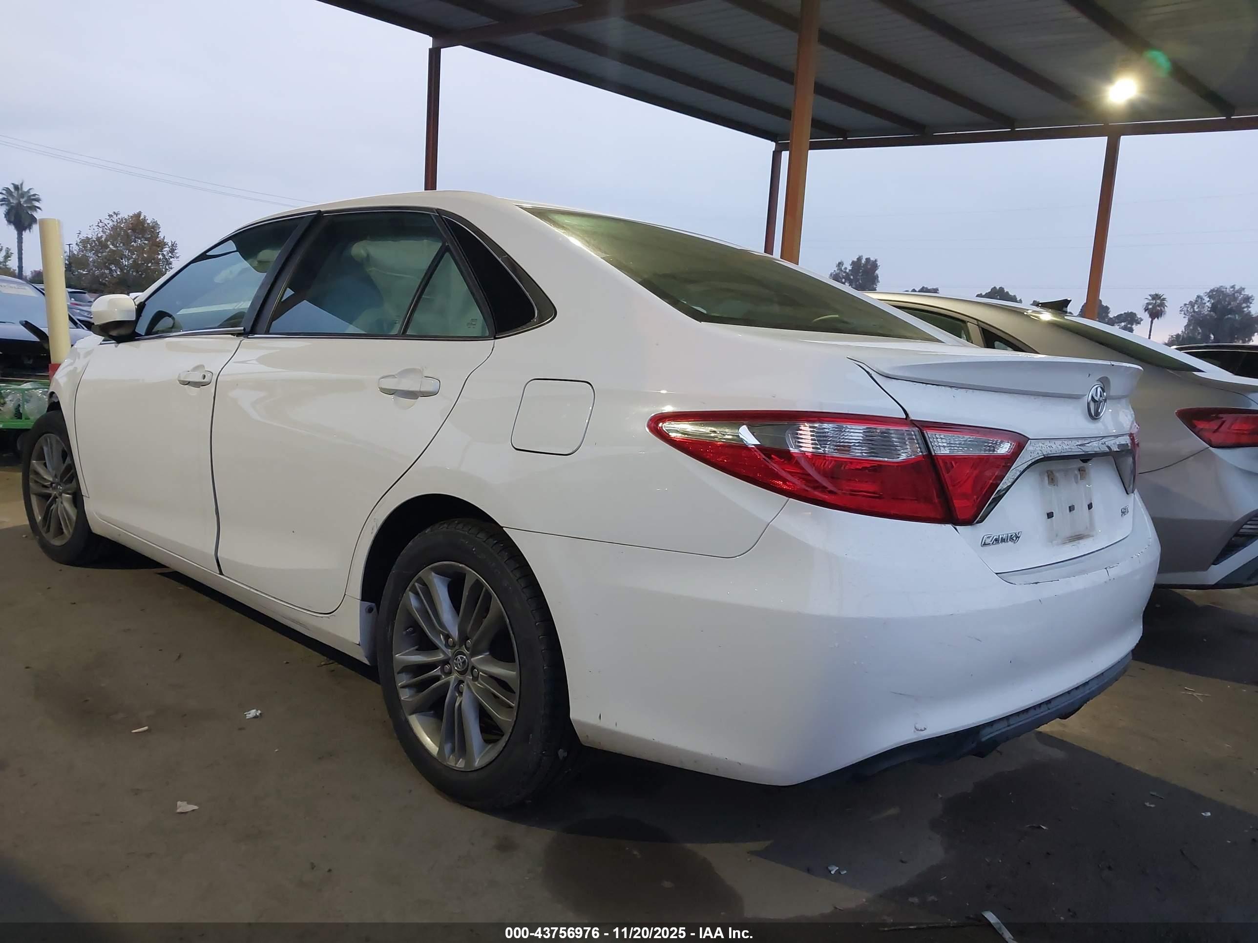 TOYOTA CAMRY image 3