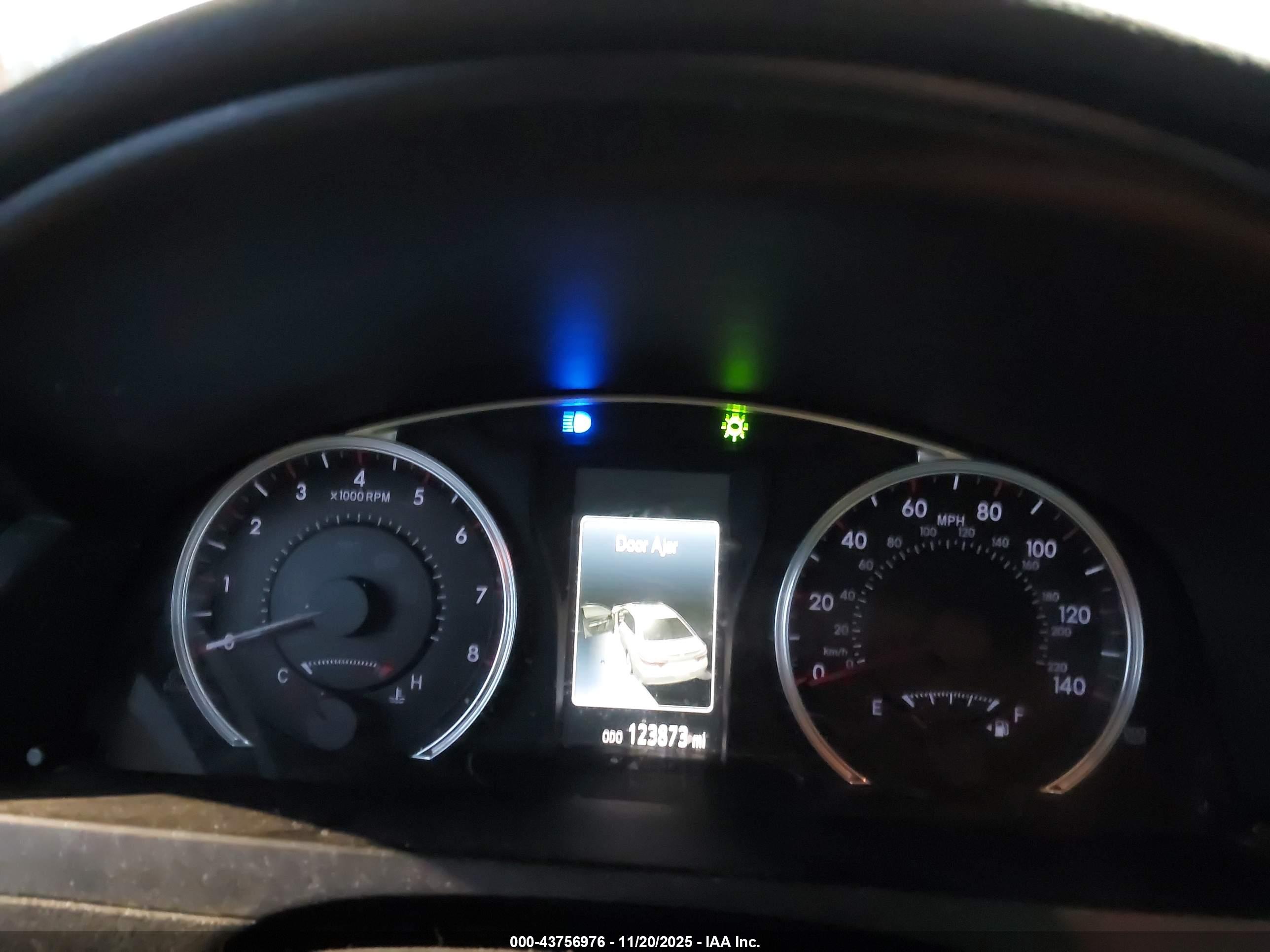 TOYOTA CAMRY image 7