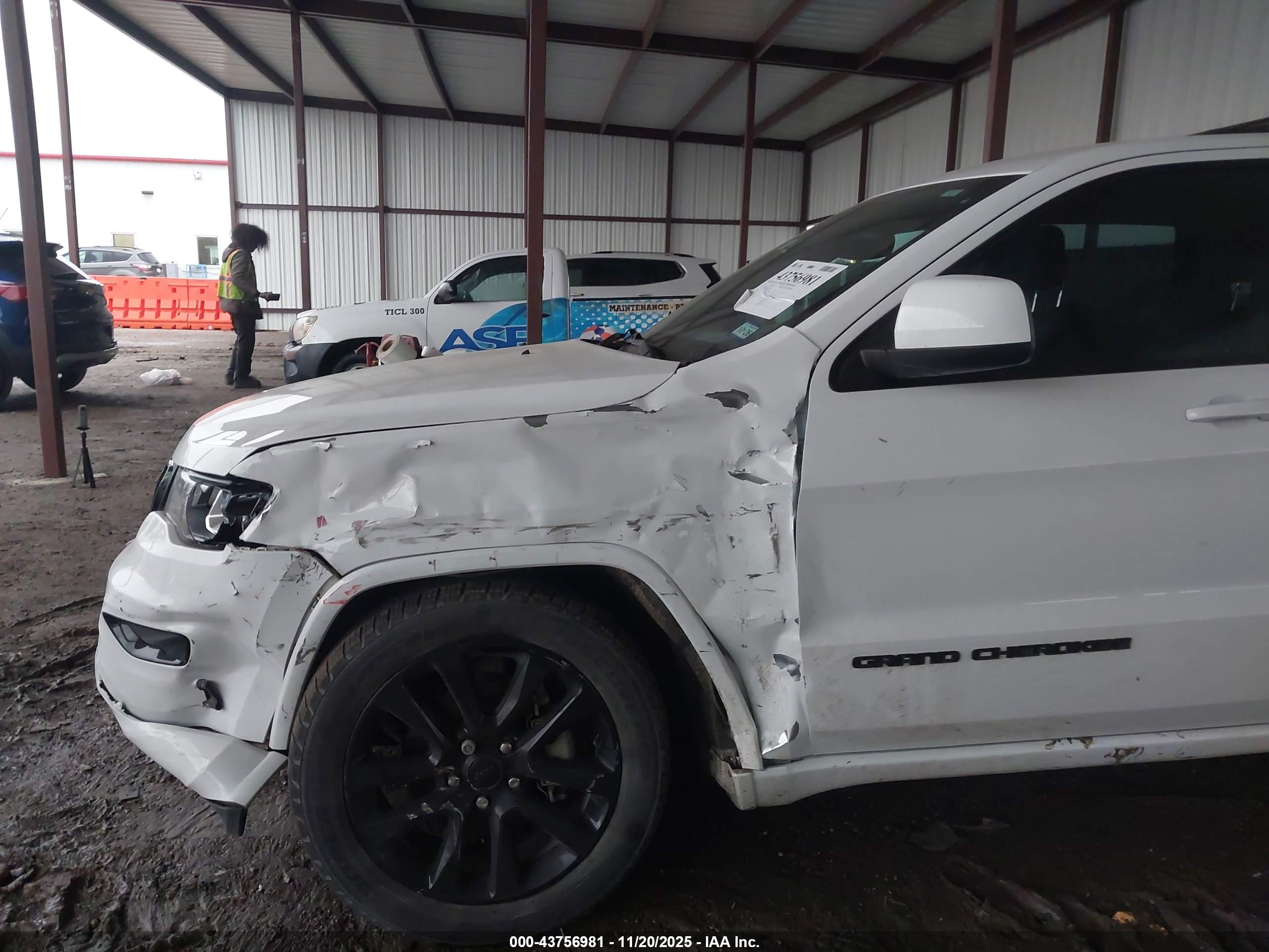 JEEP GRAND image 6