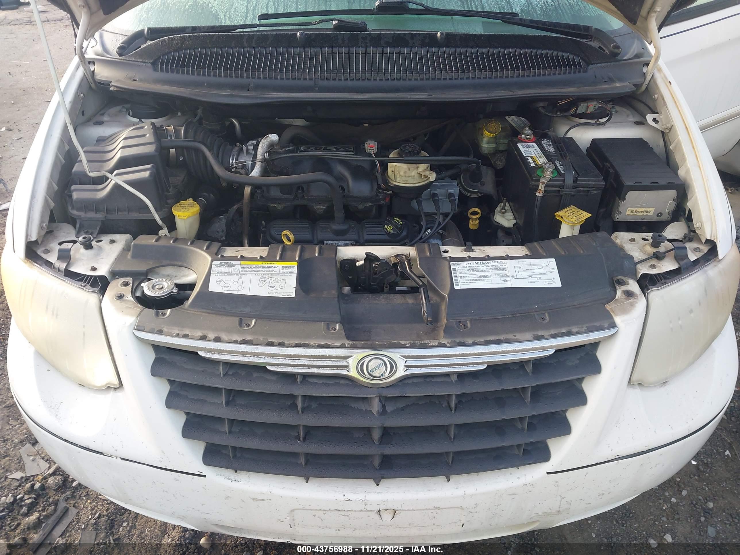 CHRYSLER TOWN image 10