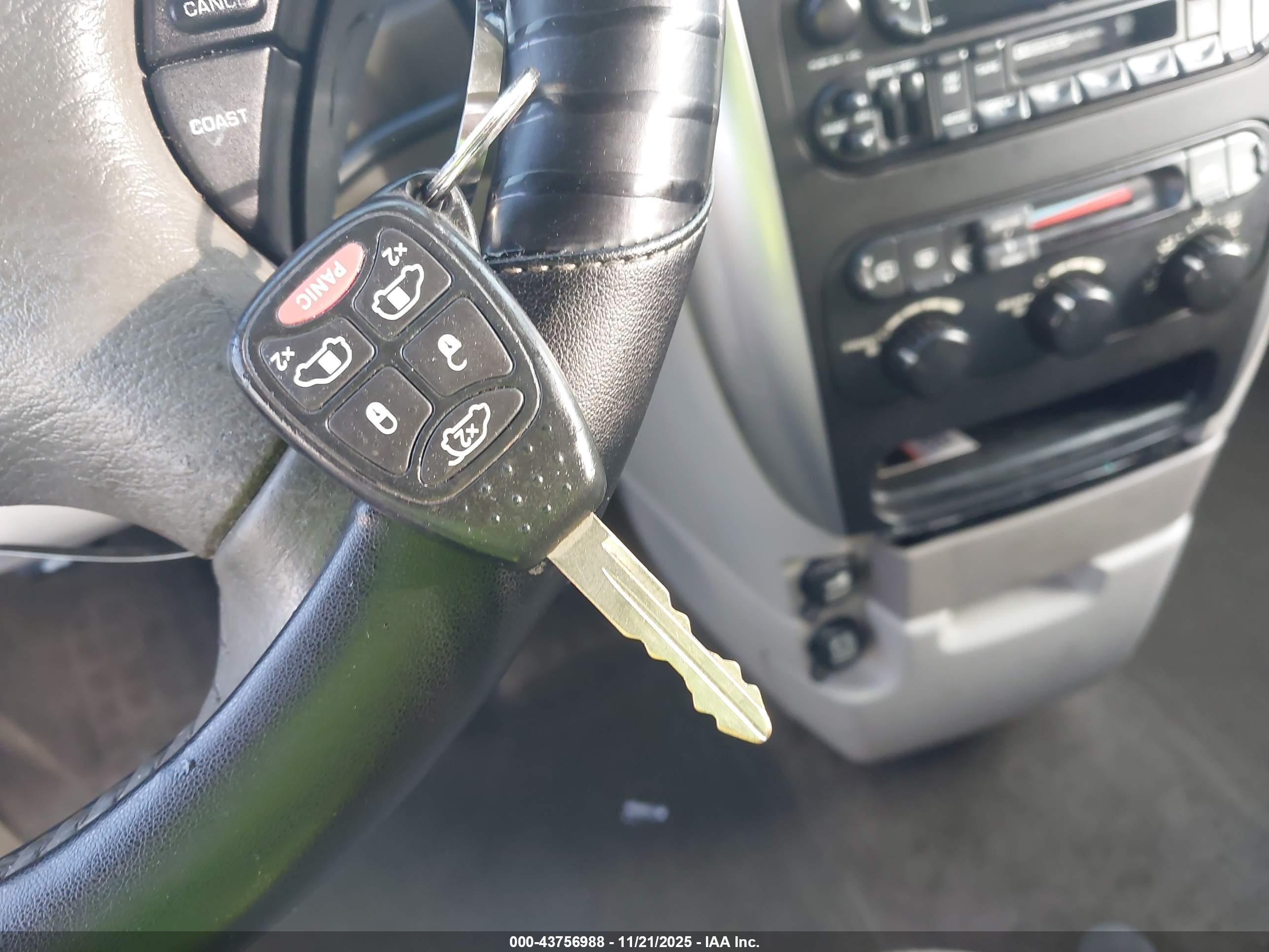 CHRYSLER TOWN image 11