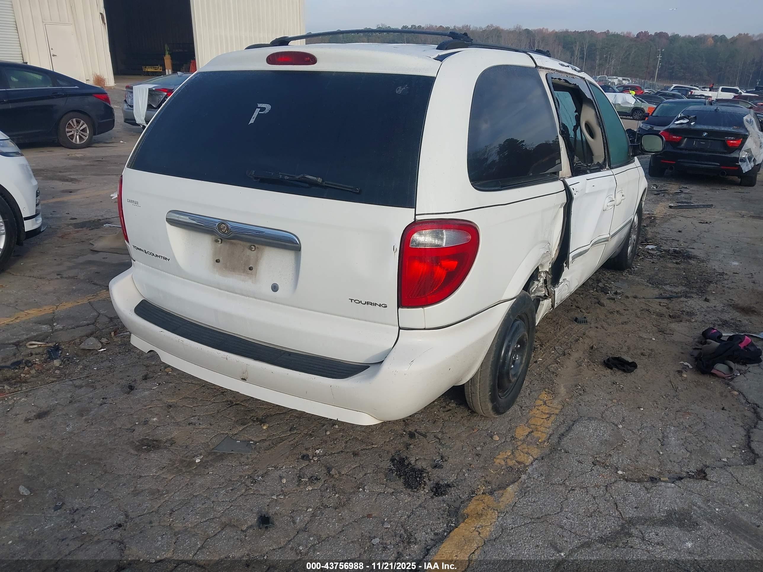 CHRYSLER TOWN image 4