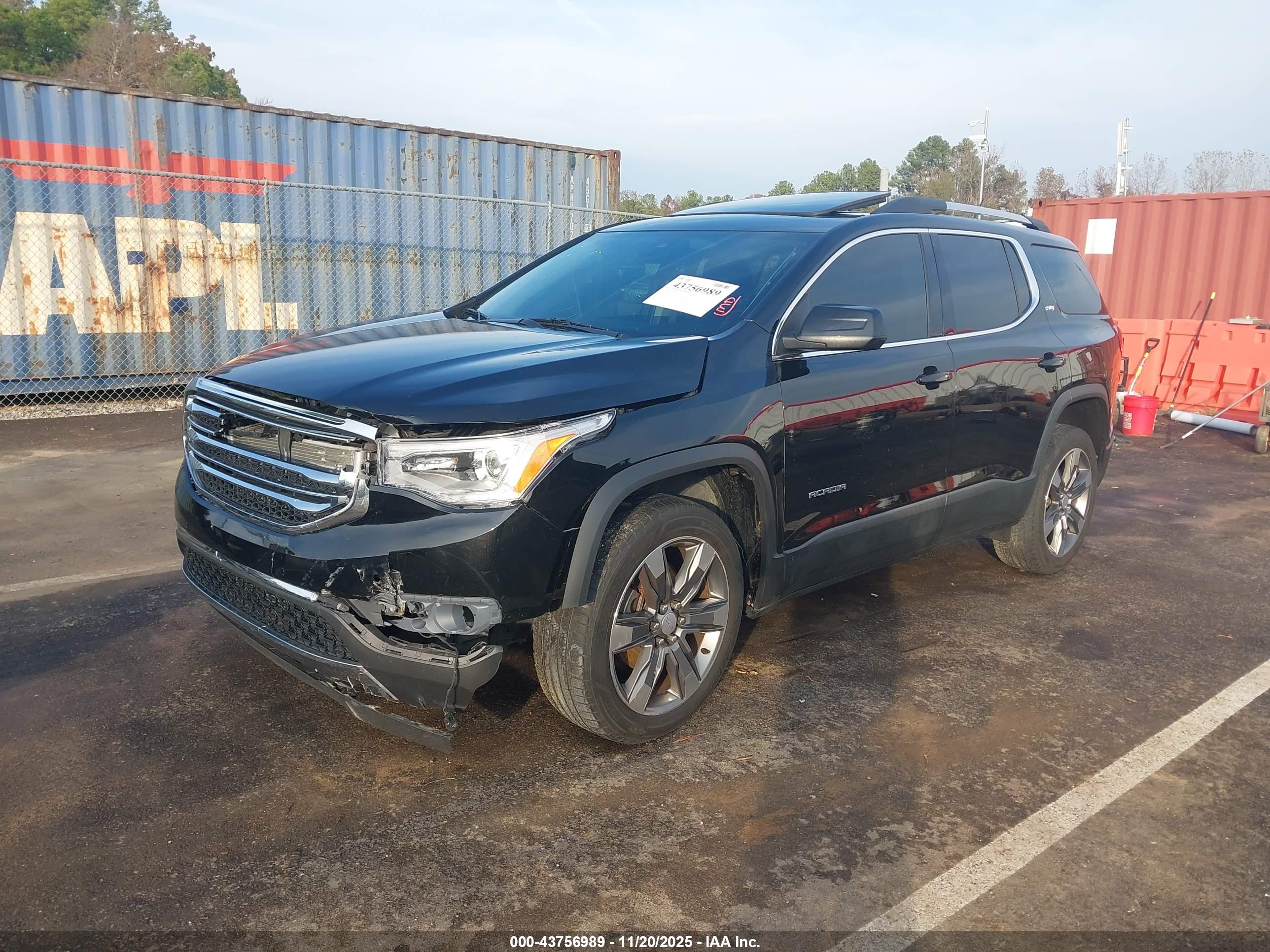 GMC ACADIA image 2