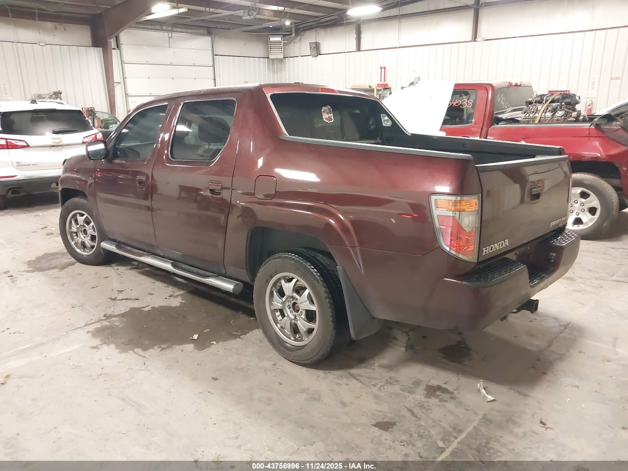 HONDA RIDGELINE image 3