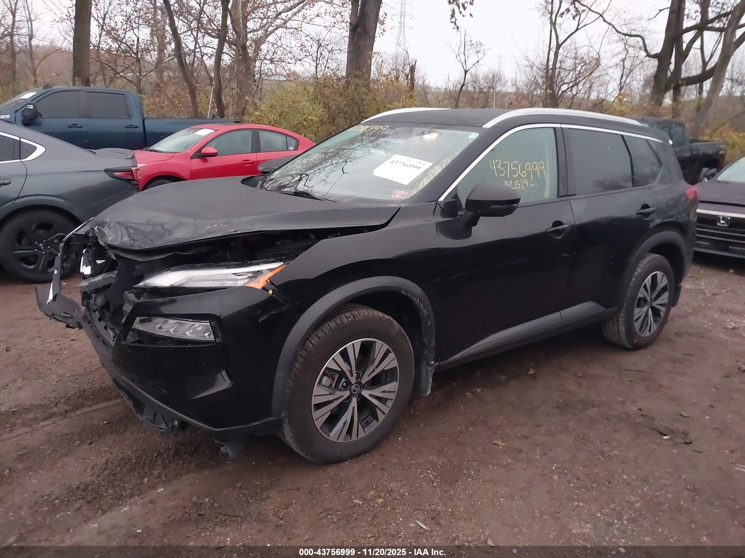 NISSAN ROGUE image 2