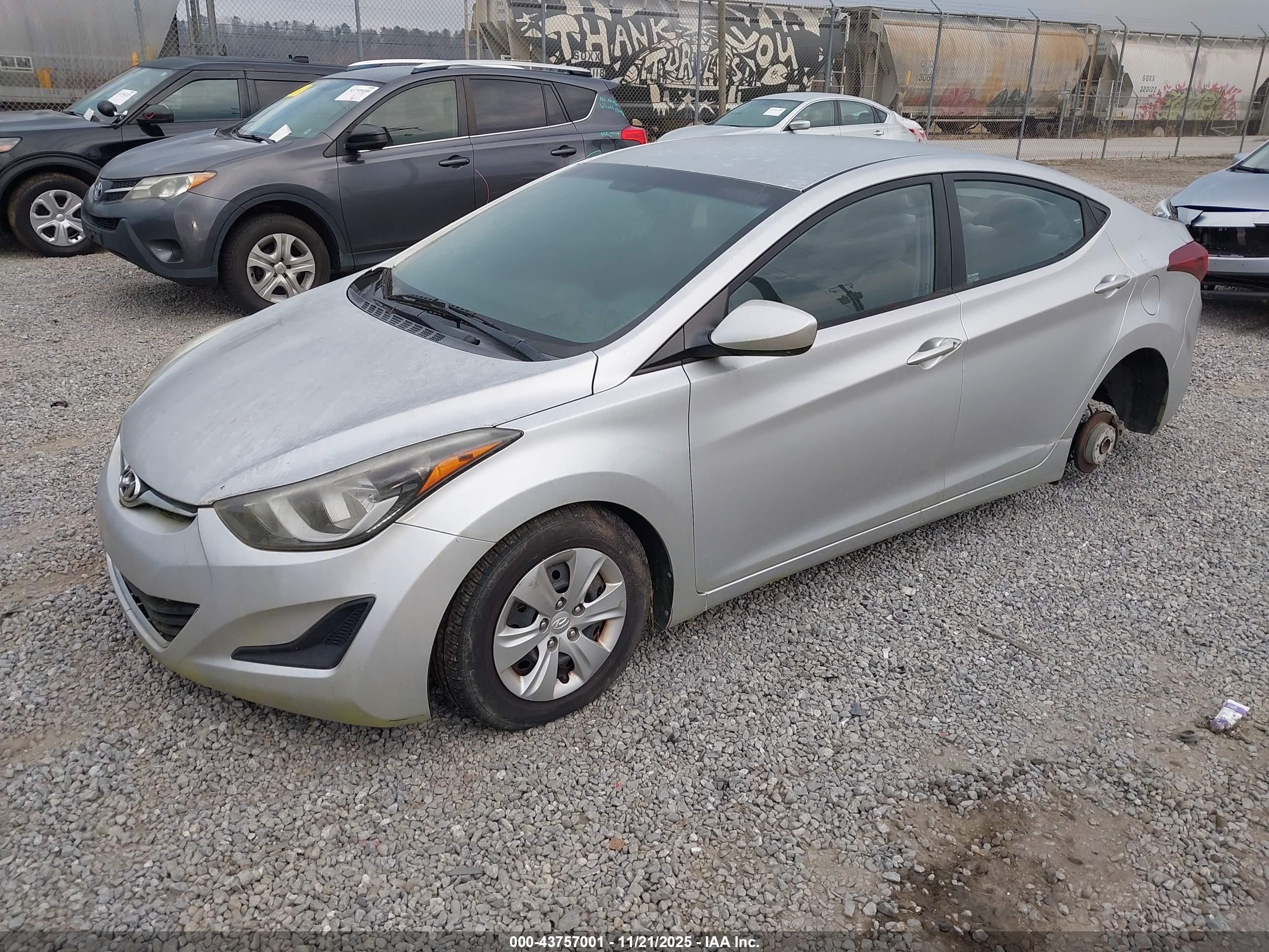 HYUNDAI ELANTRA image 2
