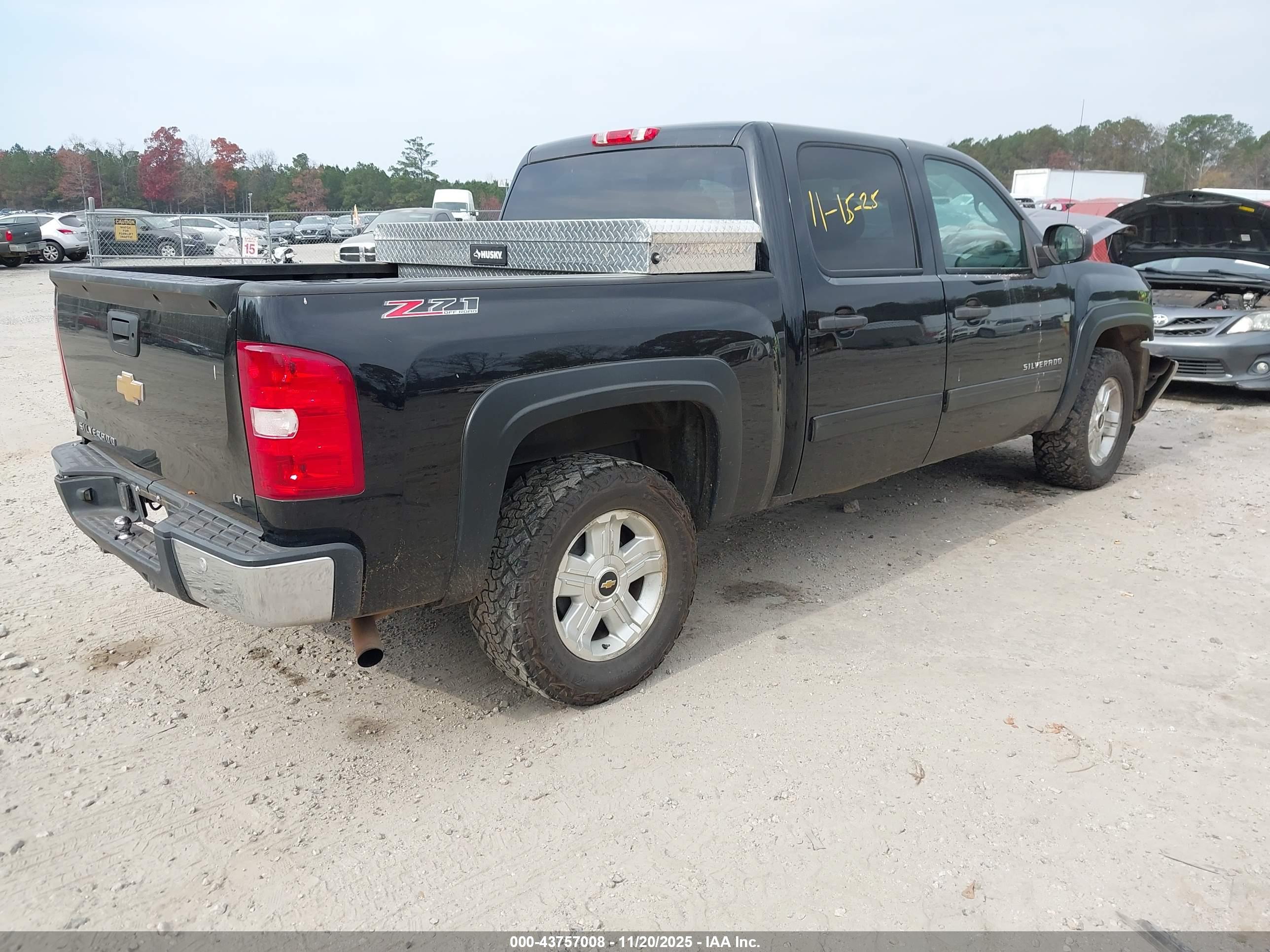 CHEVROLET SILVERADO image 4