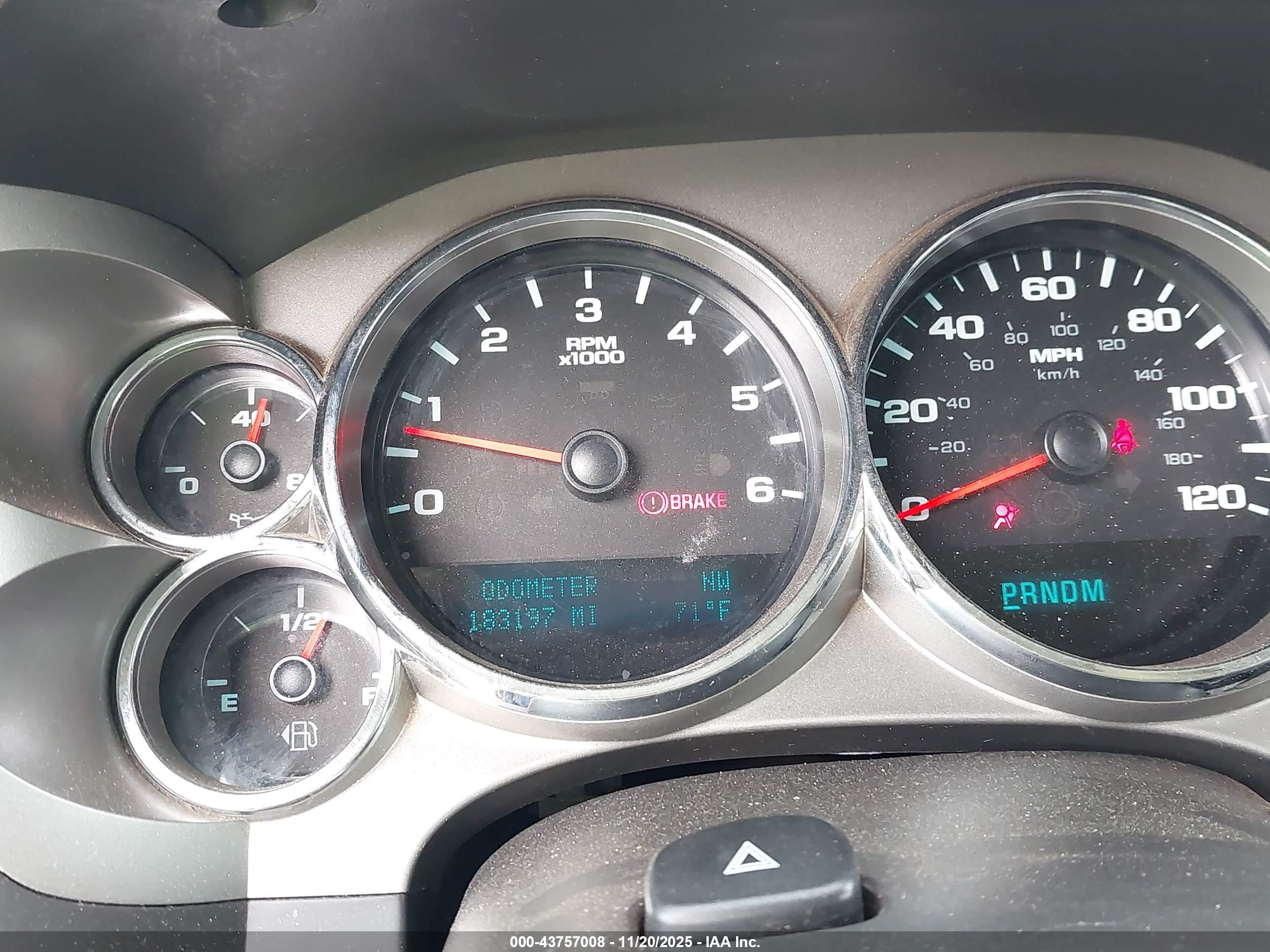 CHEVROLET SILVERADO image 7