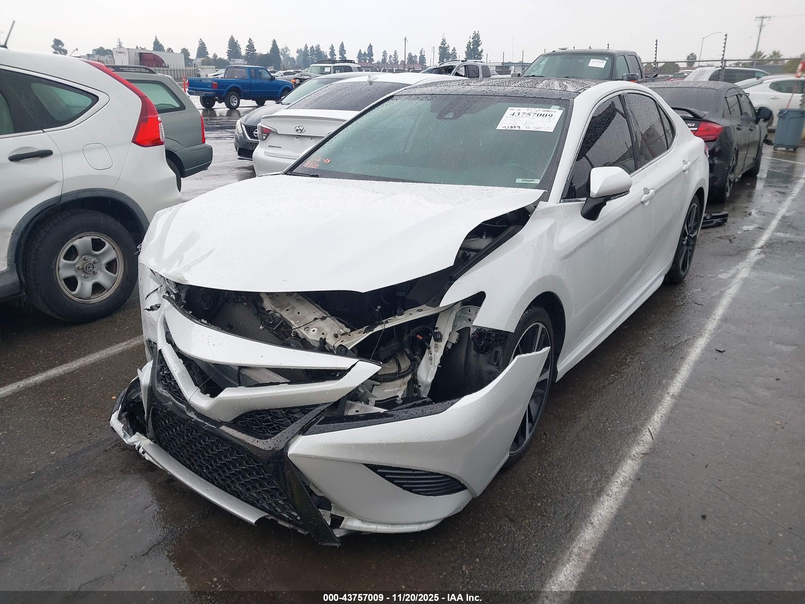 TOYOTA CAMRY image 2
