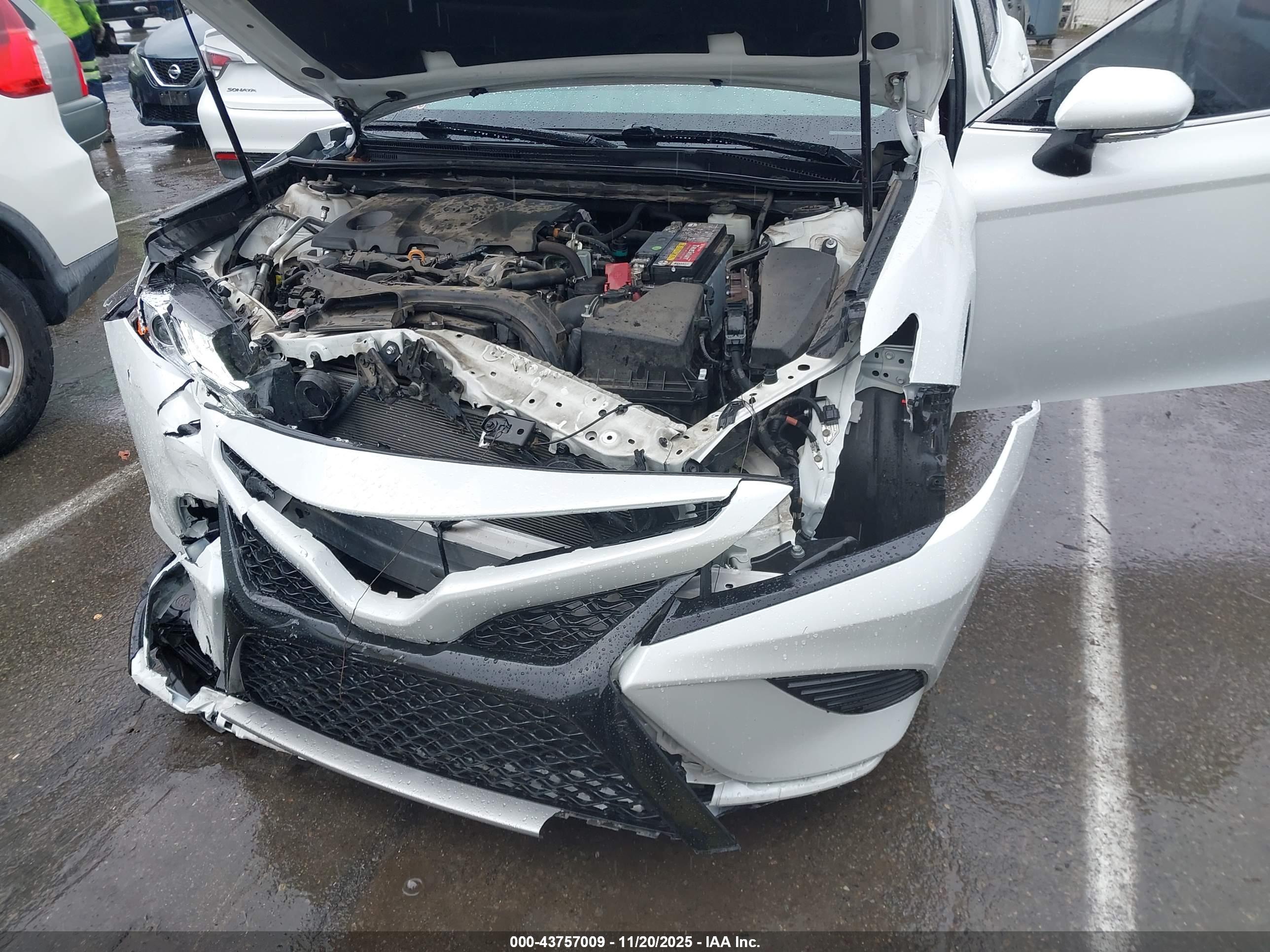TOYOTA CAMRY image 6