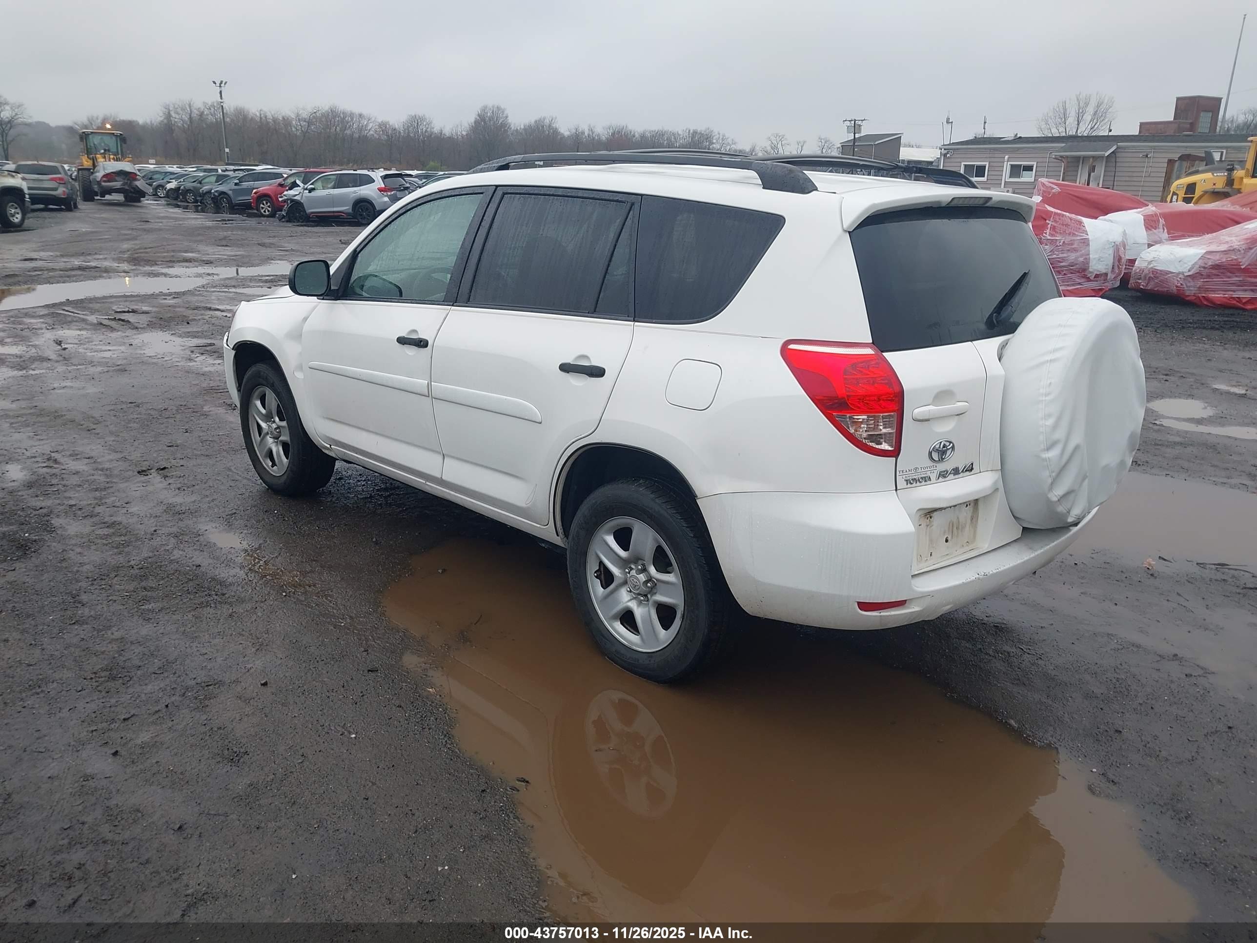 TOYOTA RAV4 image 3