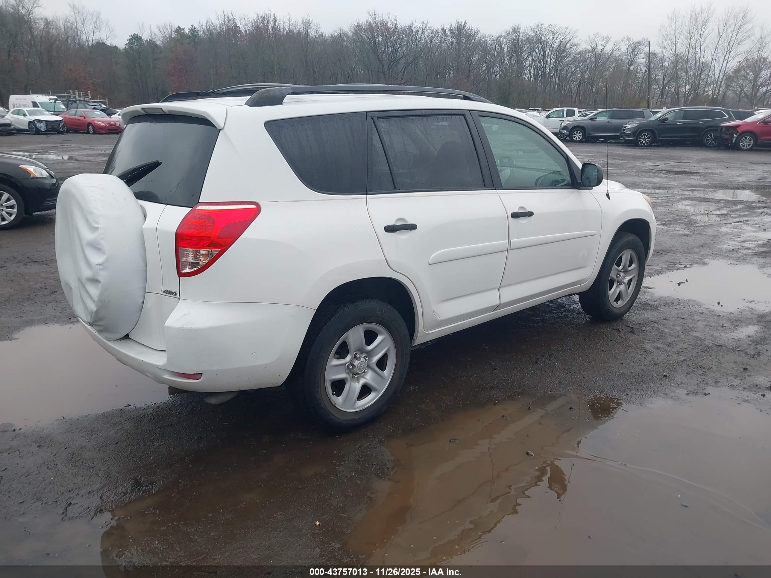 TOYOTA RAV4 image 4
