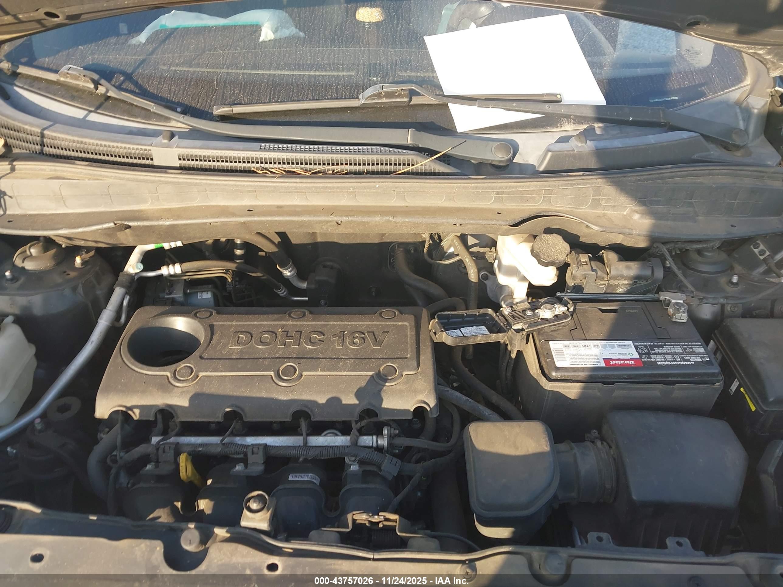 HYUNDAI TUCSON image 10