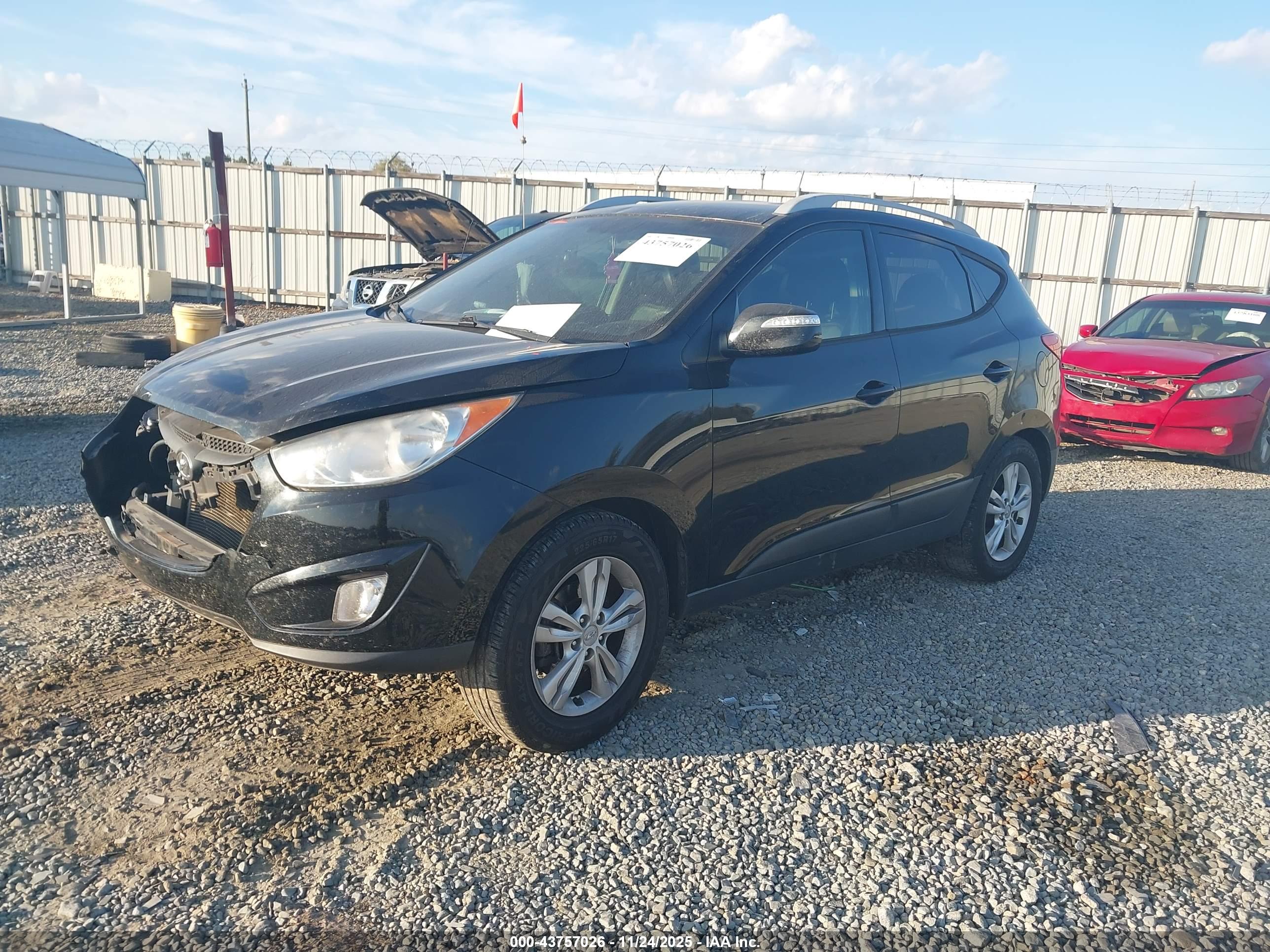 HYUNDAI TUCSON image 2