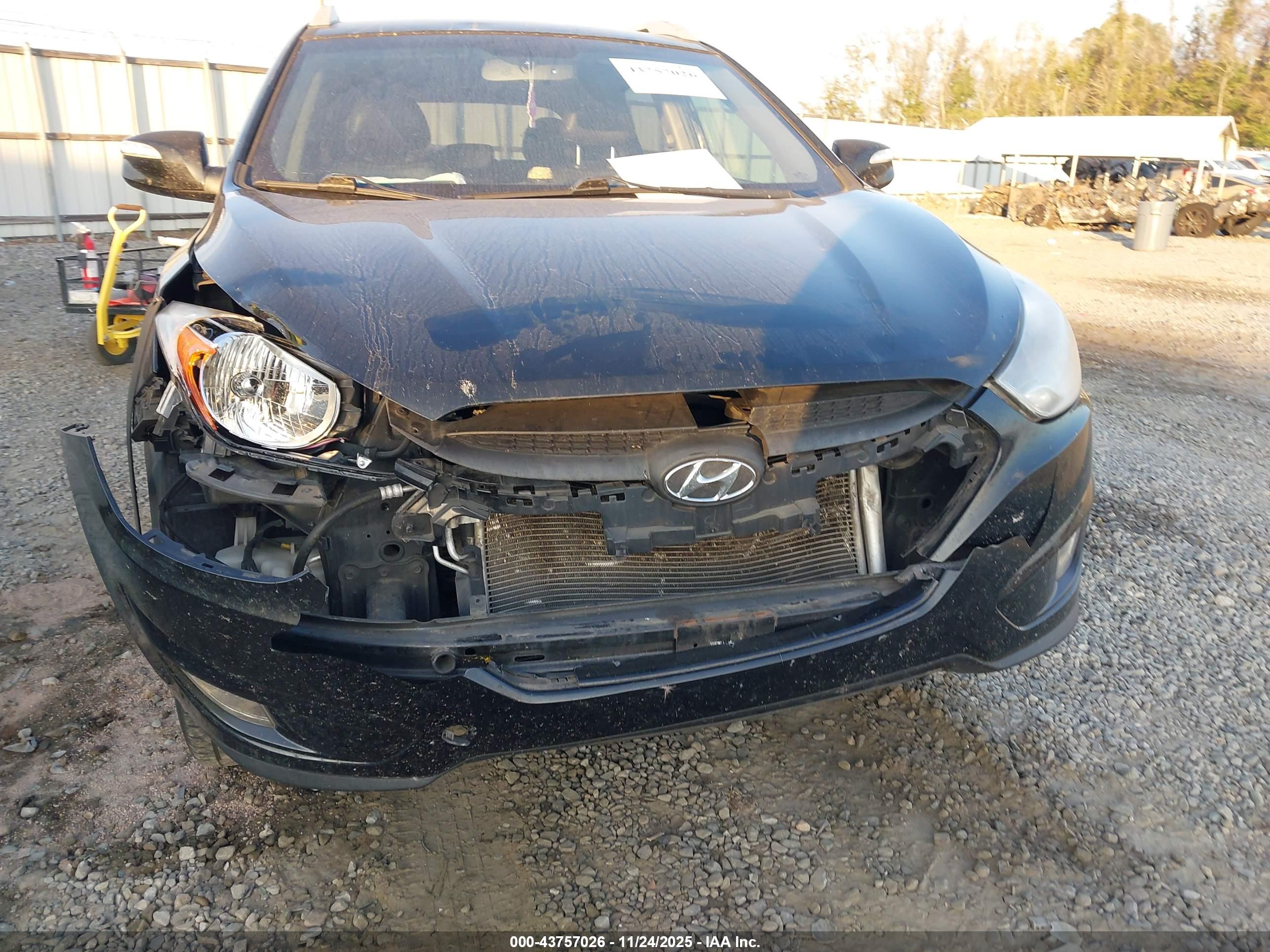 HYUNDAI TUCSON image 6