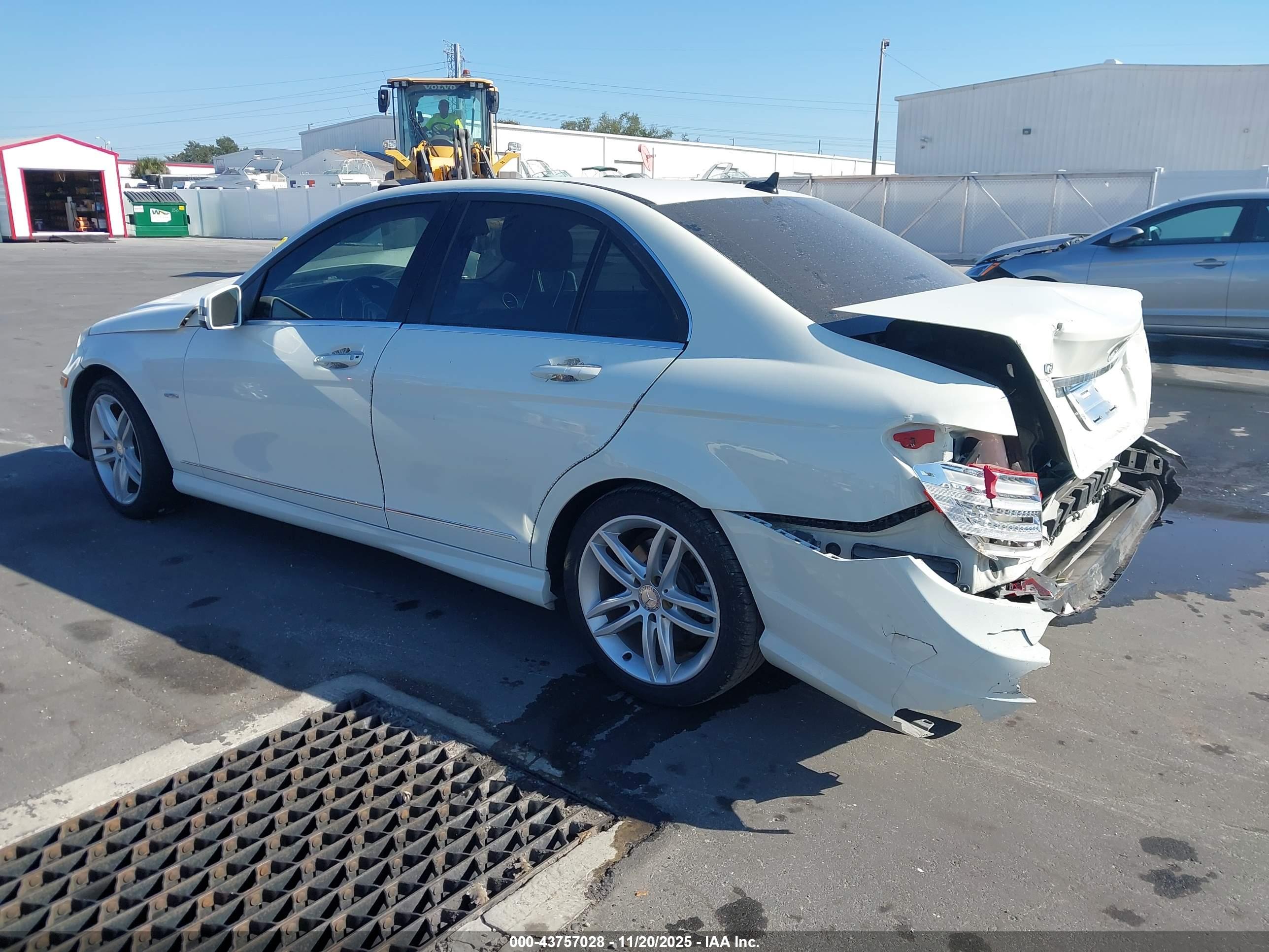 MERCEDES-BENZ C image 3