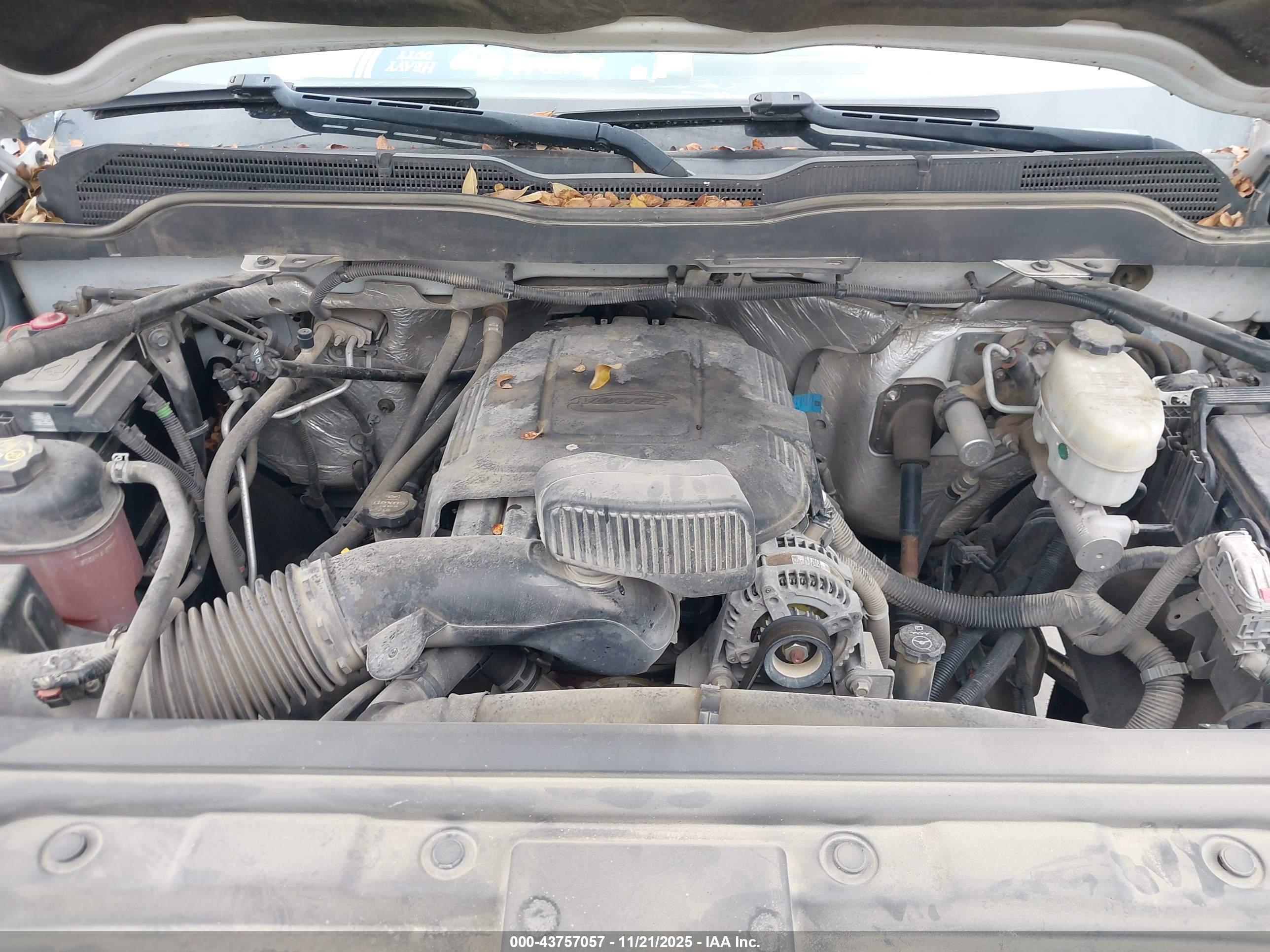 CHEVROLET SILVERADO image 10