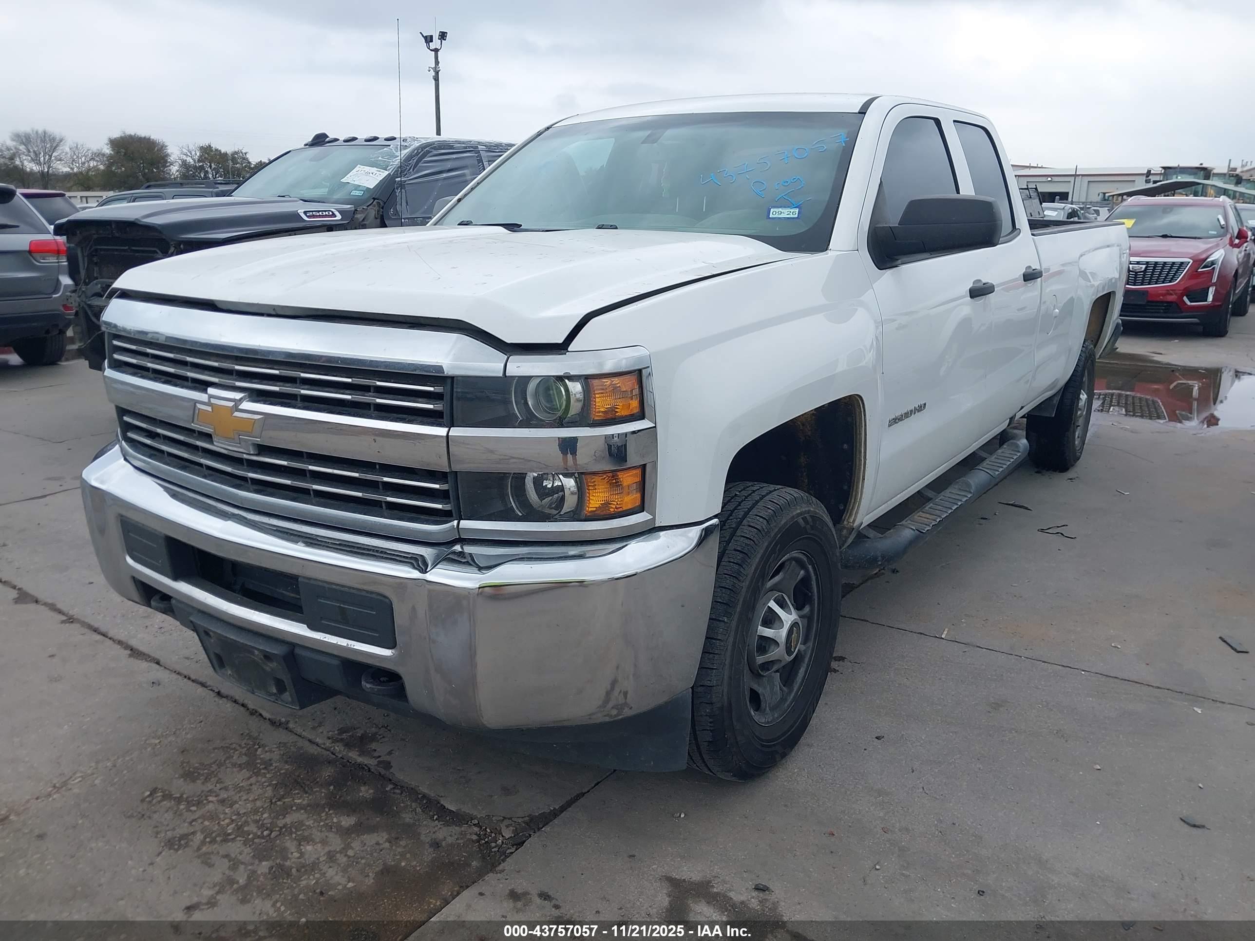 CHEVROLET SILVERADO image 2