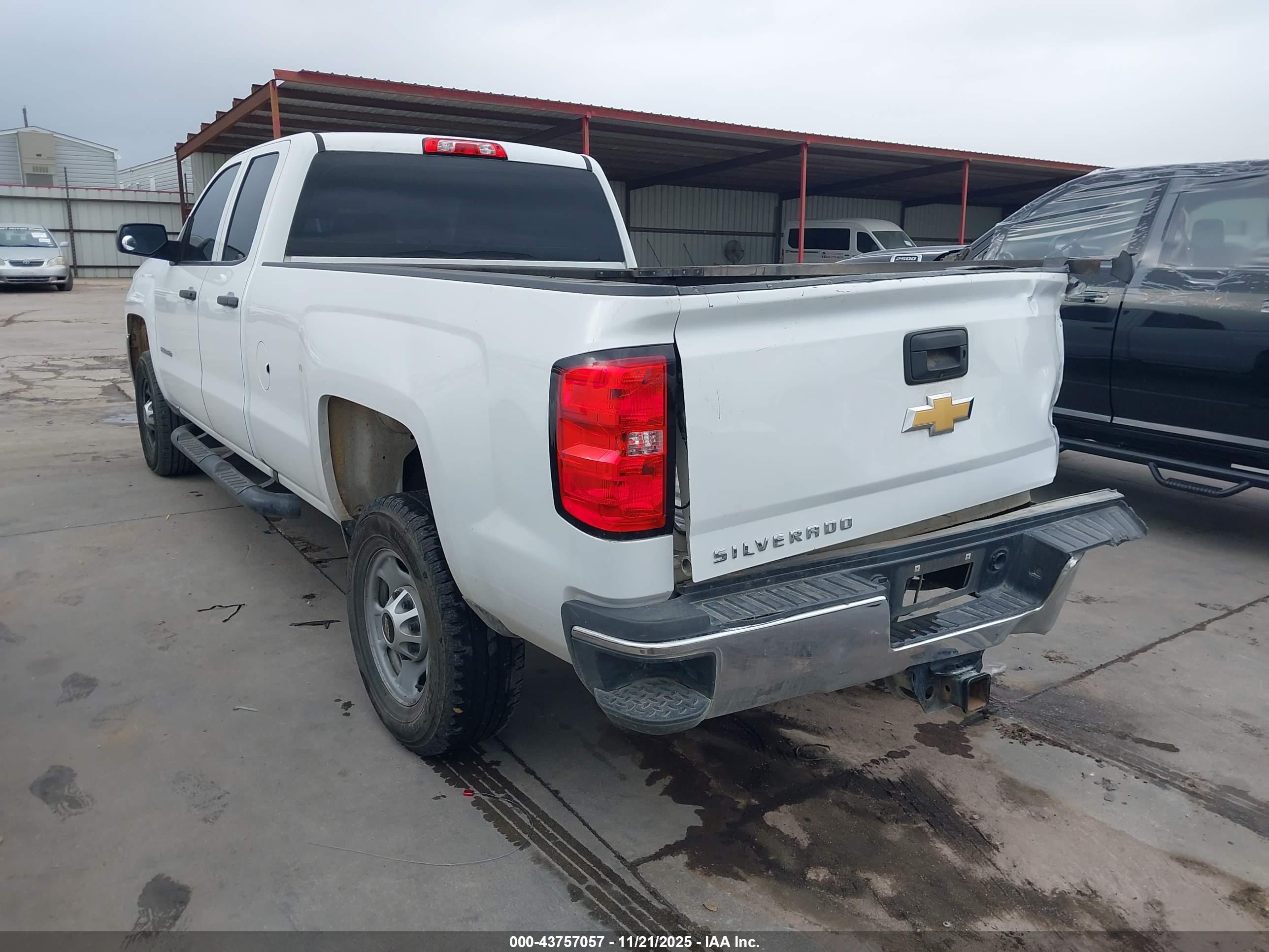 CHEVROLET SILVERADO image 3