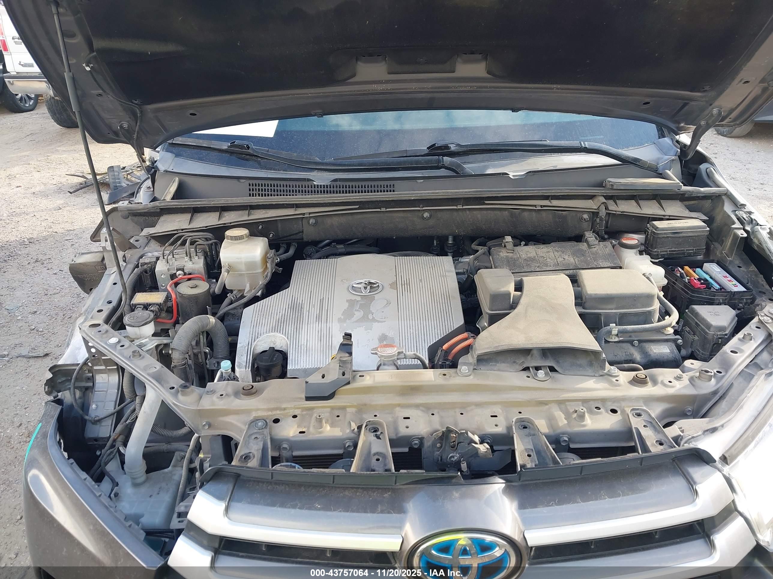 TOYOTA HIGHLANDER image 10