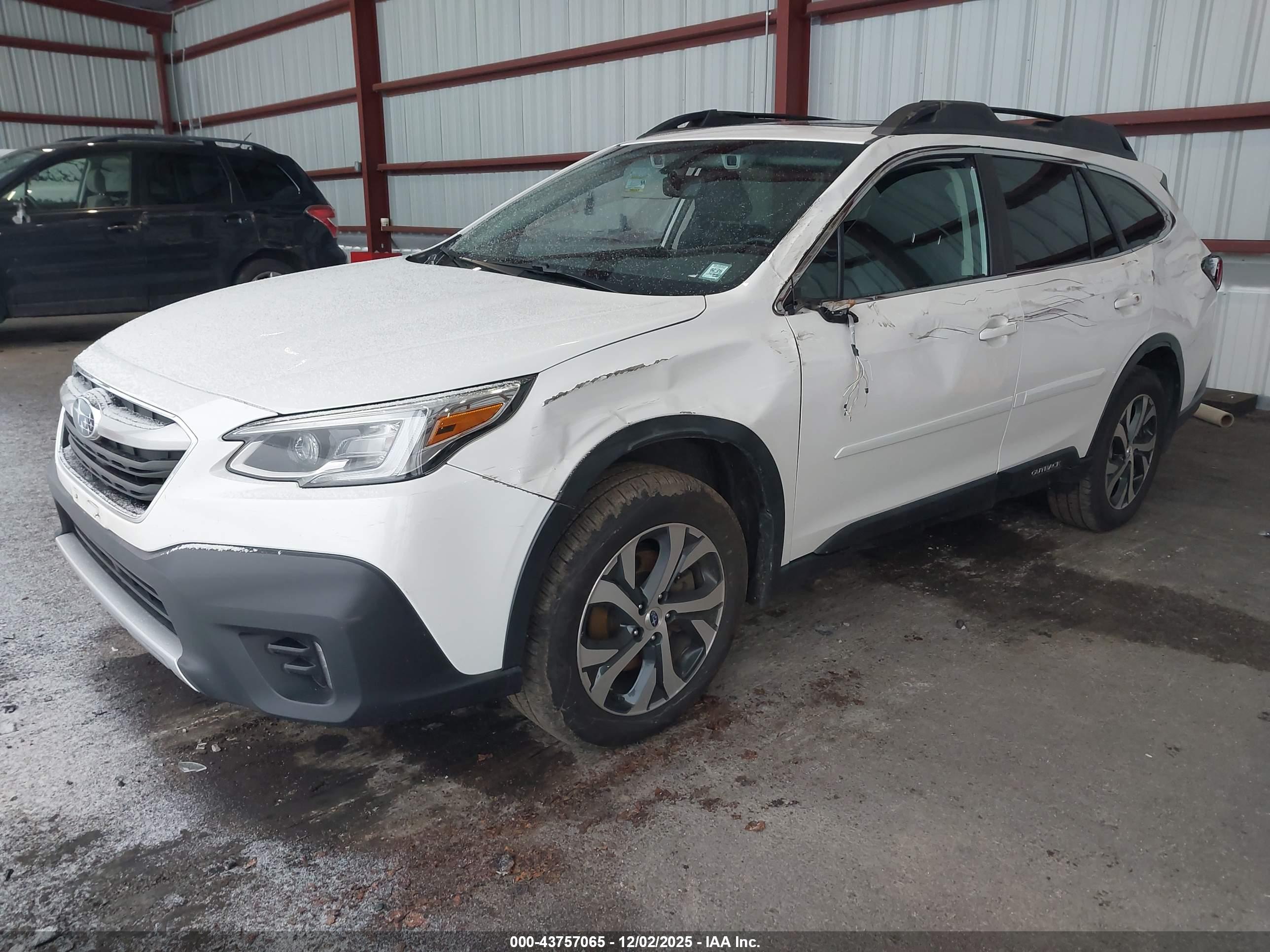 SUBARU OUTBACK image 2