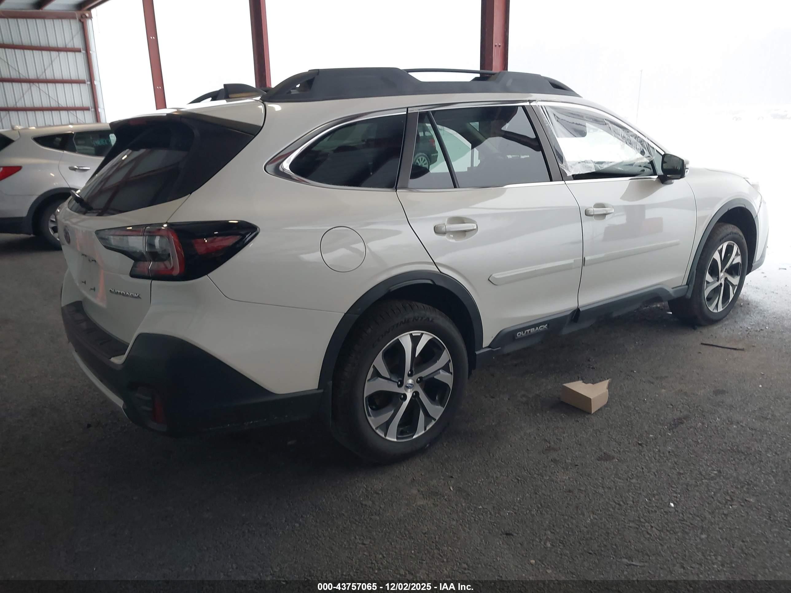 SUBARU OUTBACK image 4