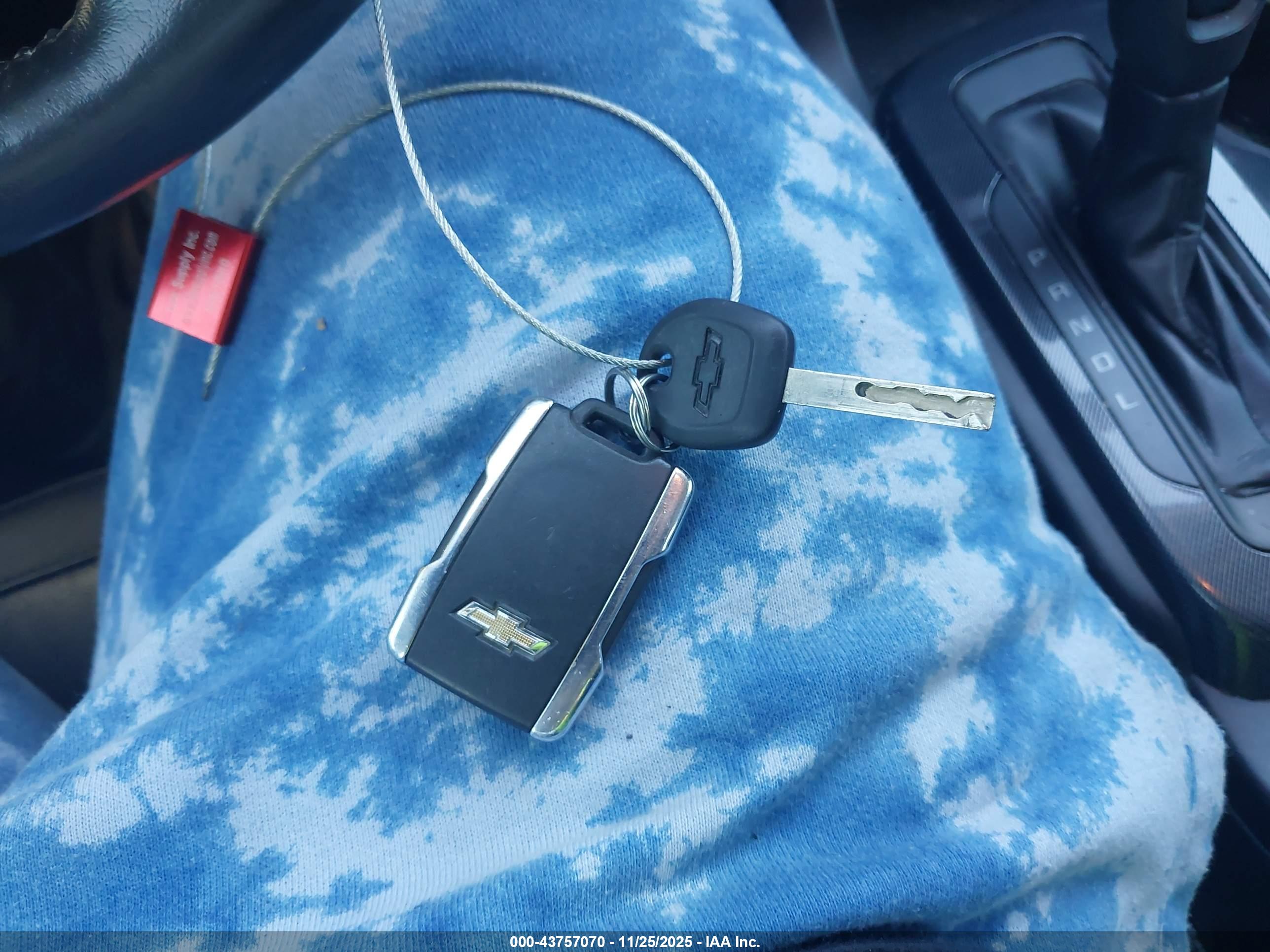 CHEVROLET COLORADO image 11