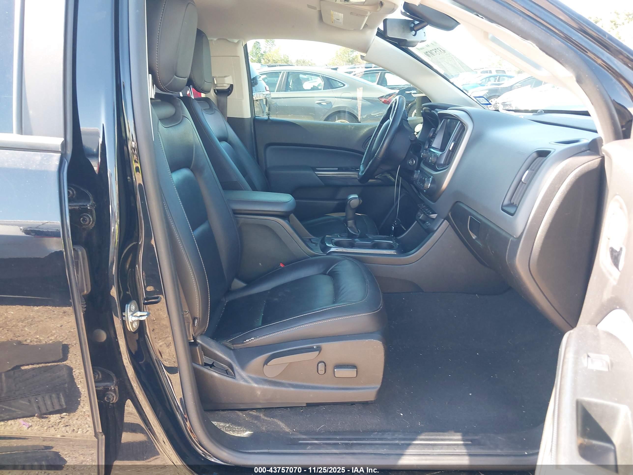 CHEVROLET COLORADO image 5
