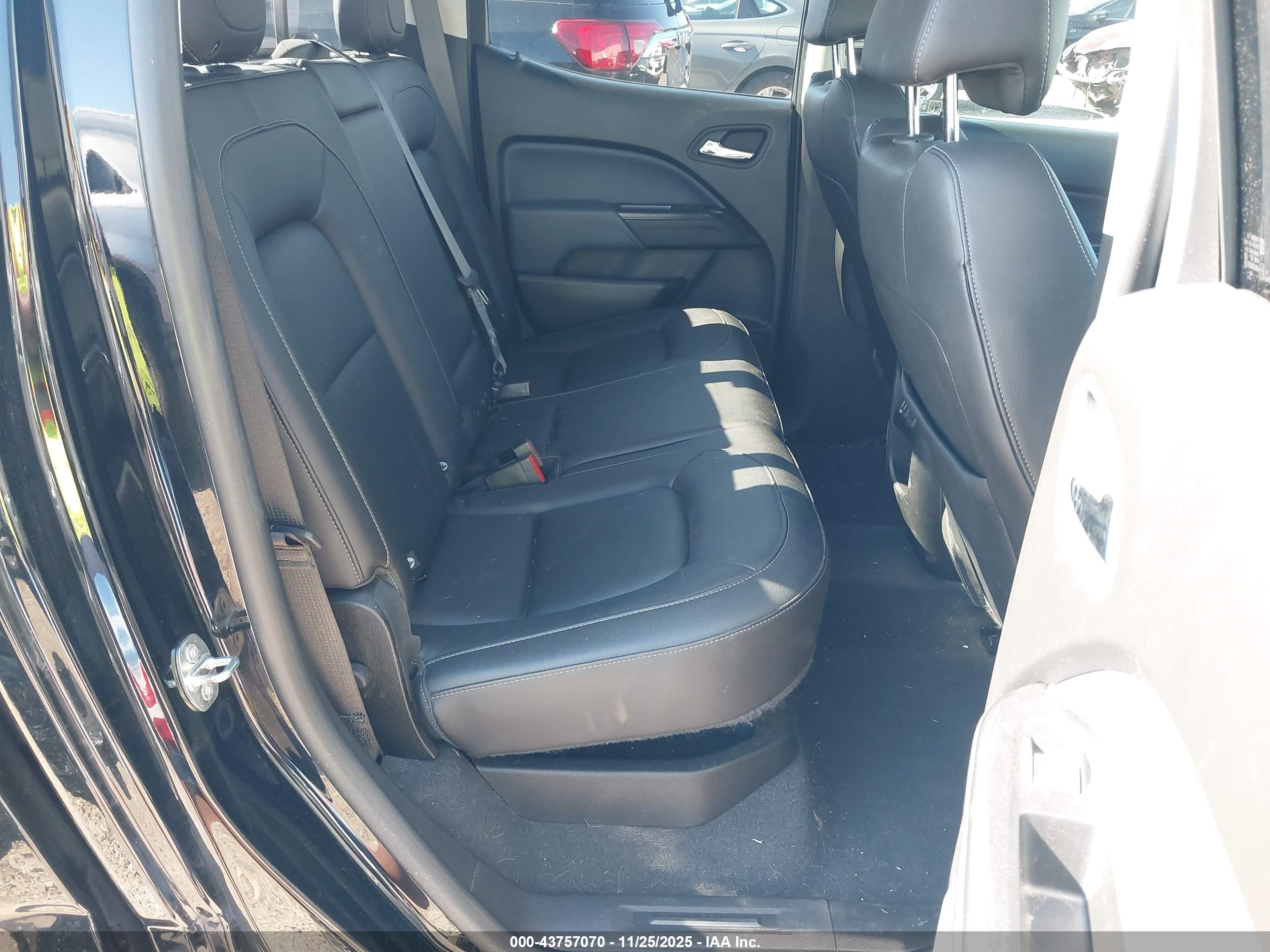 CHEVROLET COLORADO image 8