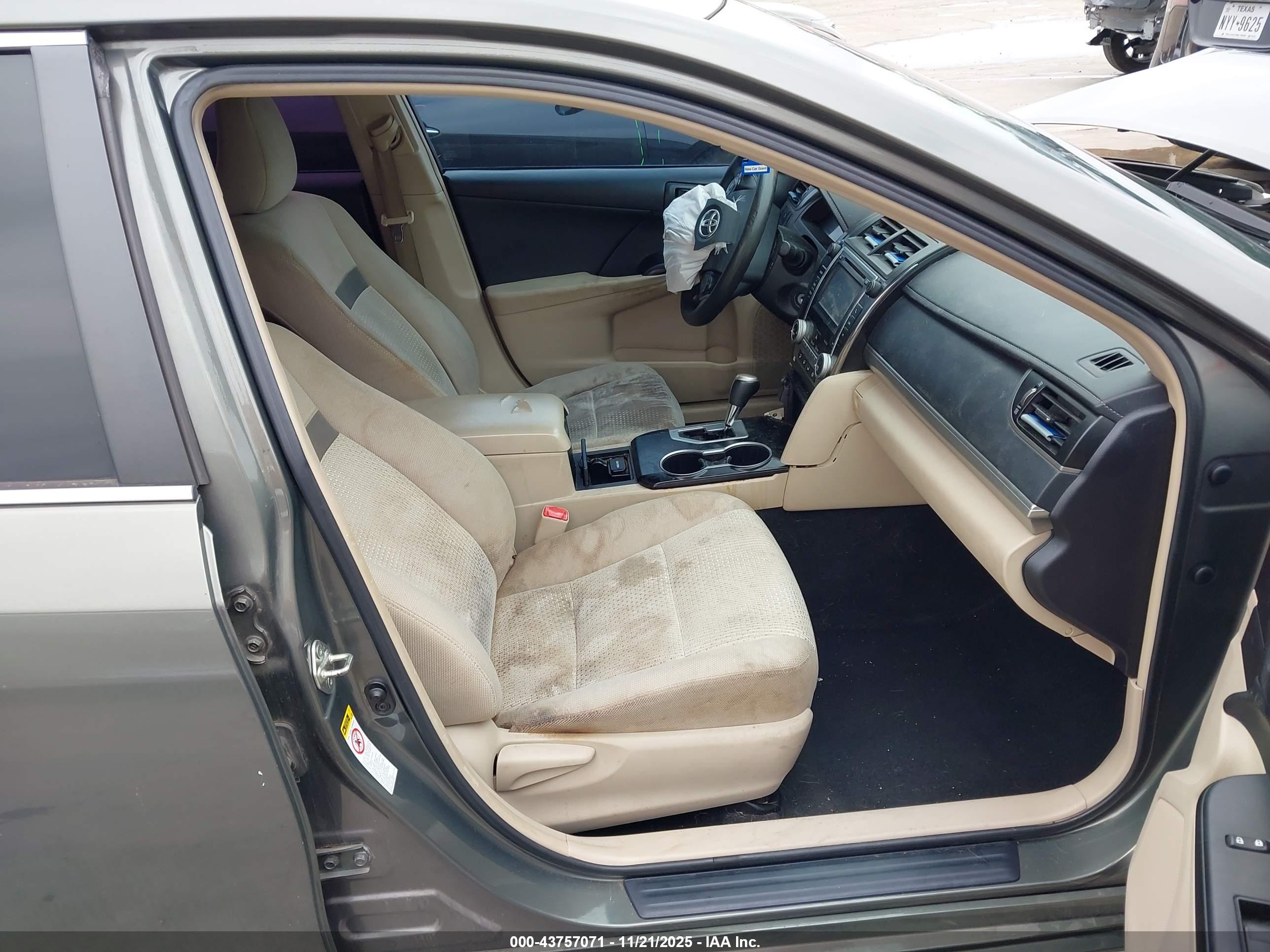 TOYOTA CAMRY image 5