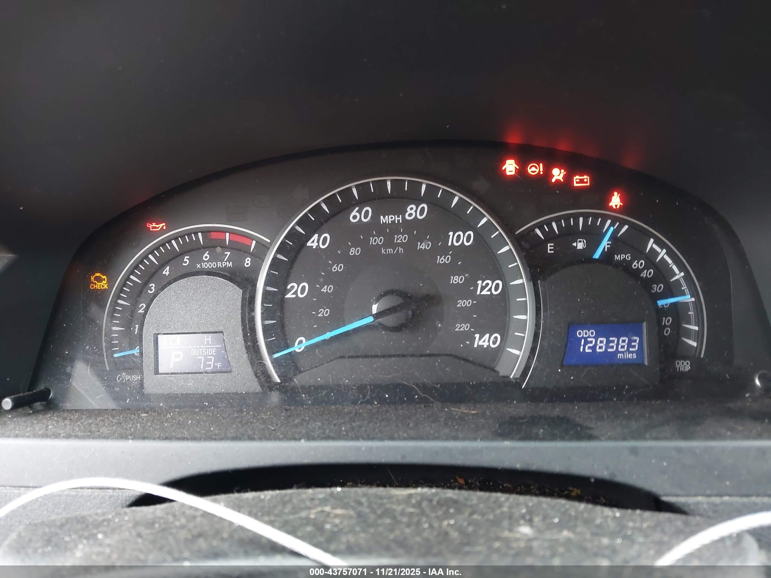 TOYOTA CAMRY image 7
