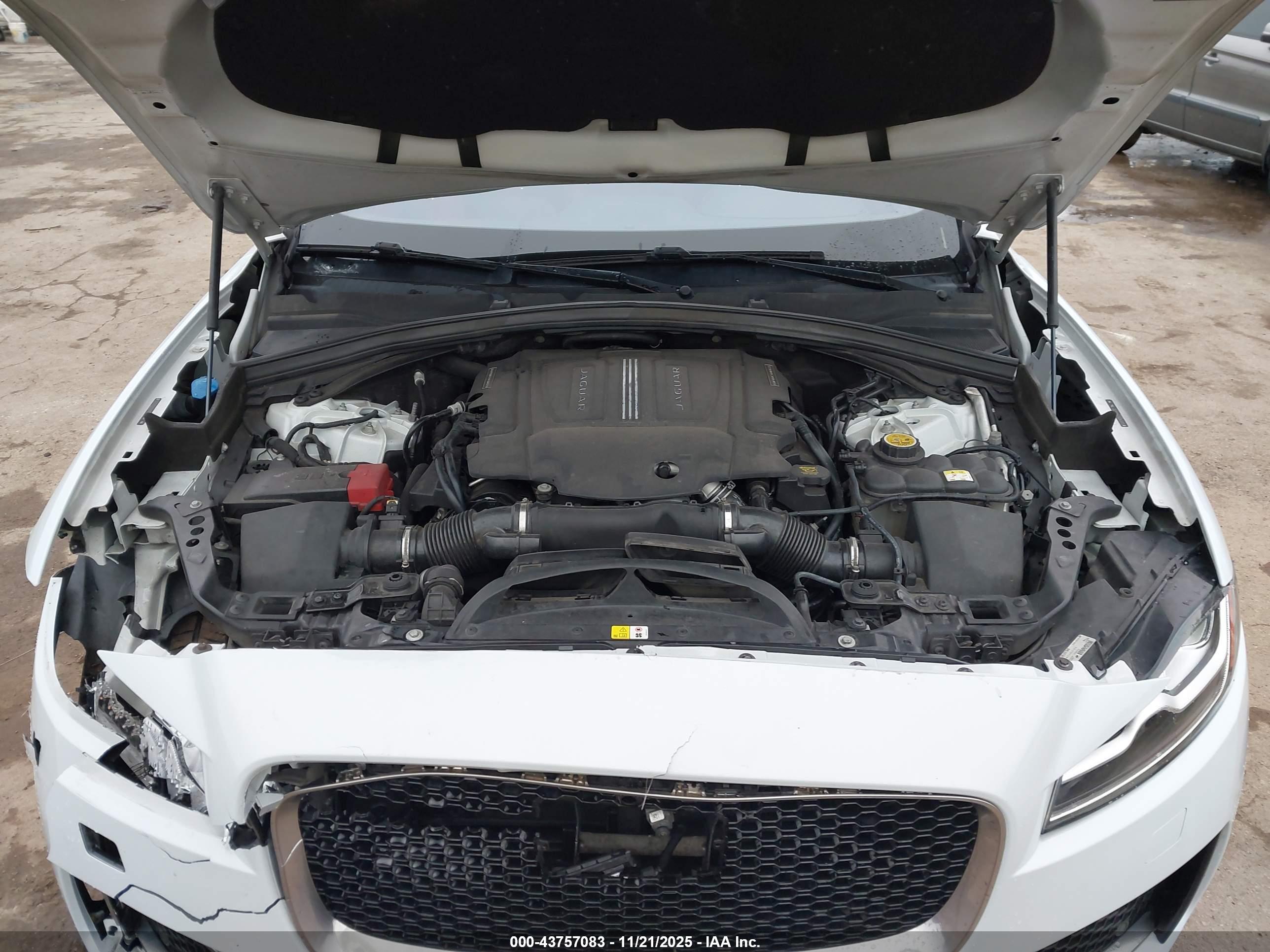 JAGUAR F-PACE image 10