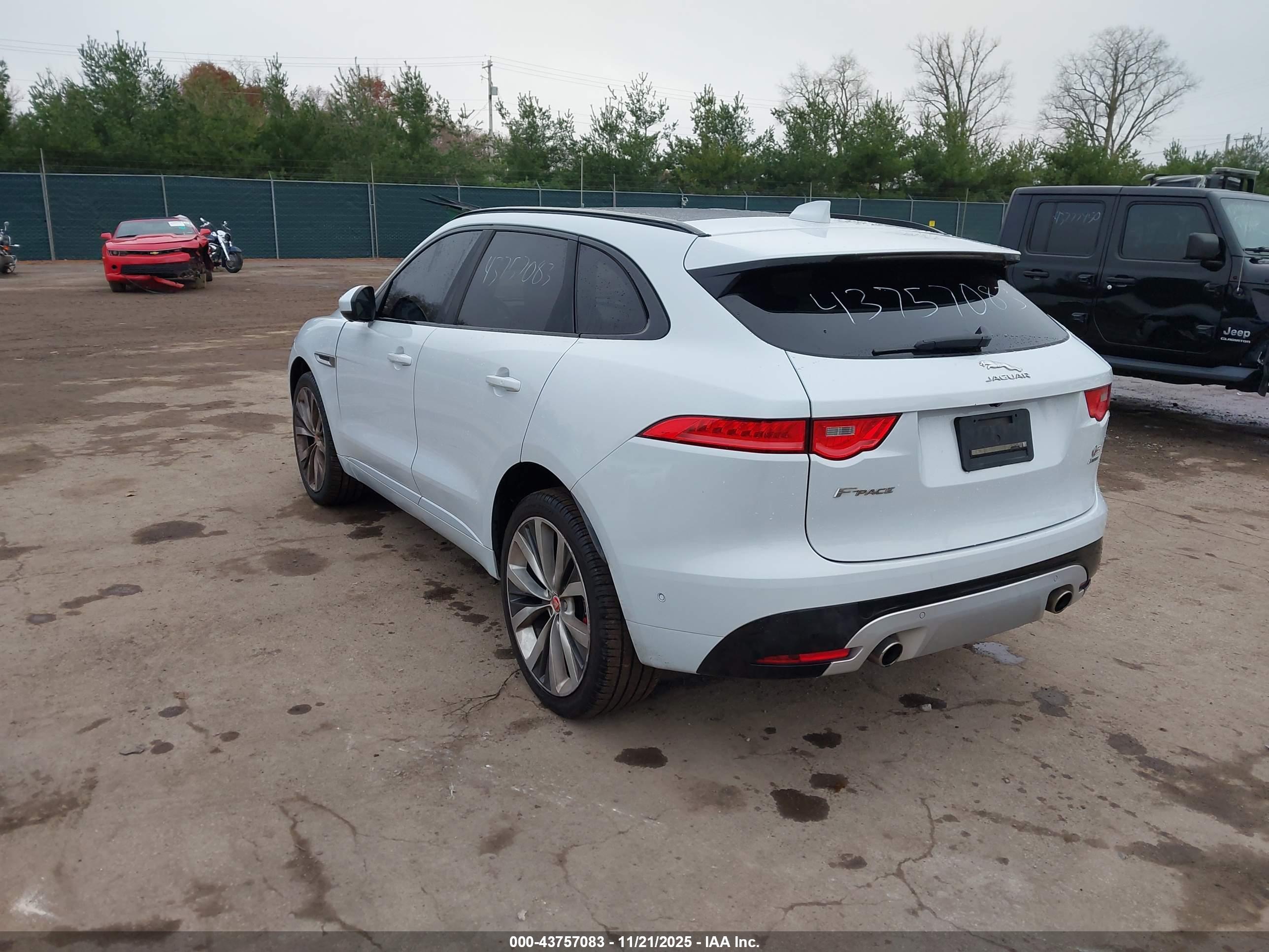 JAGUAR F-PACE image 3