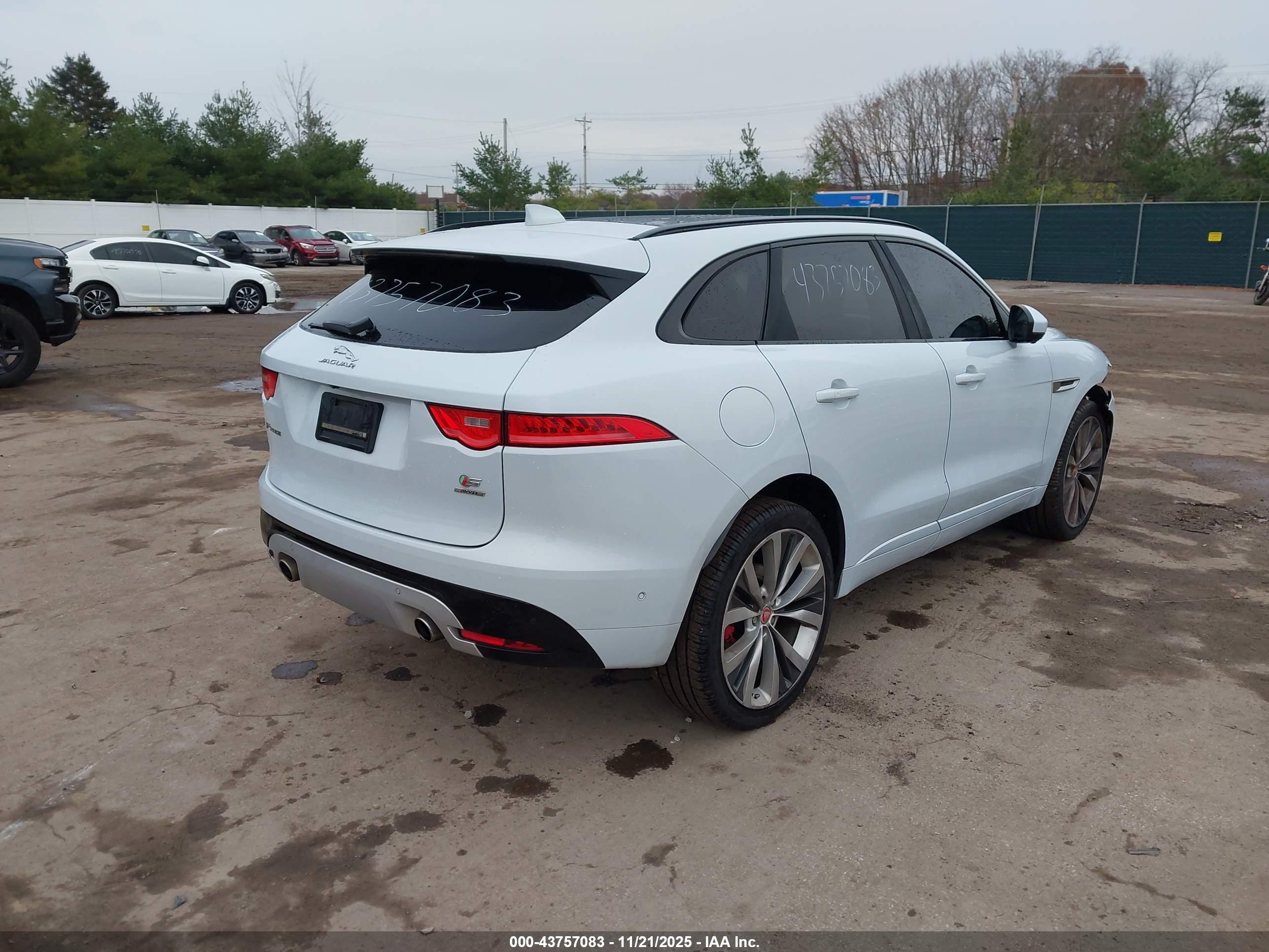 JAGUAR F-PACE image 4