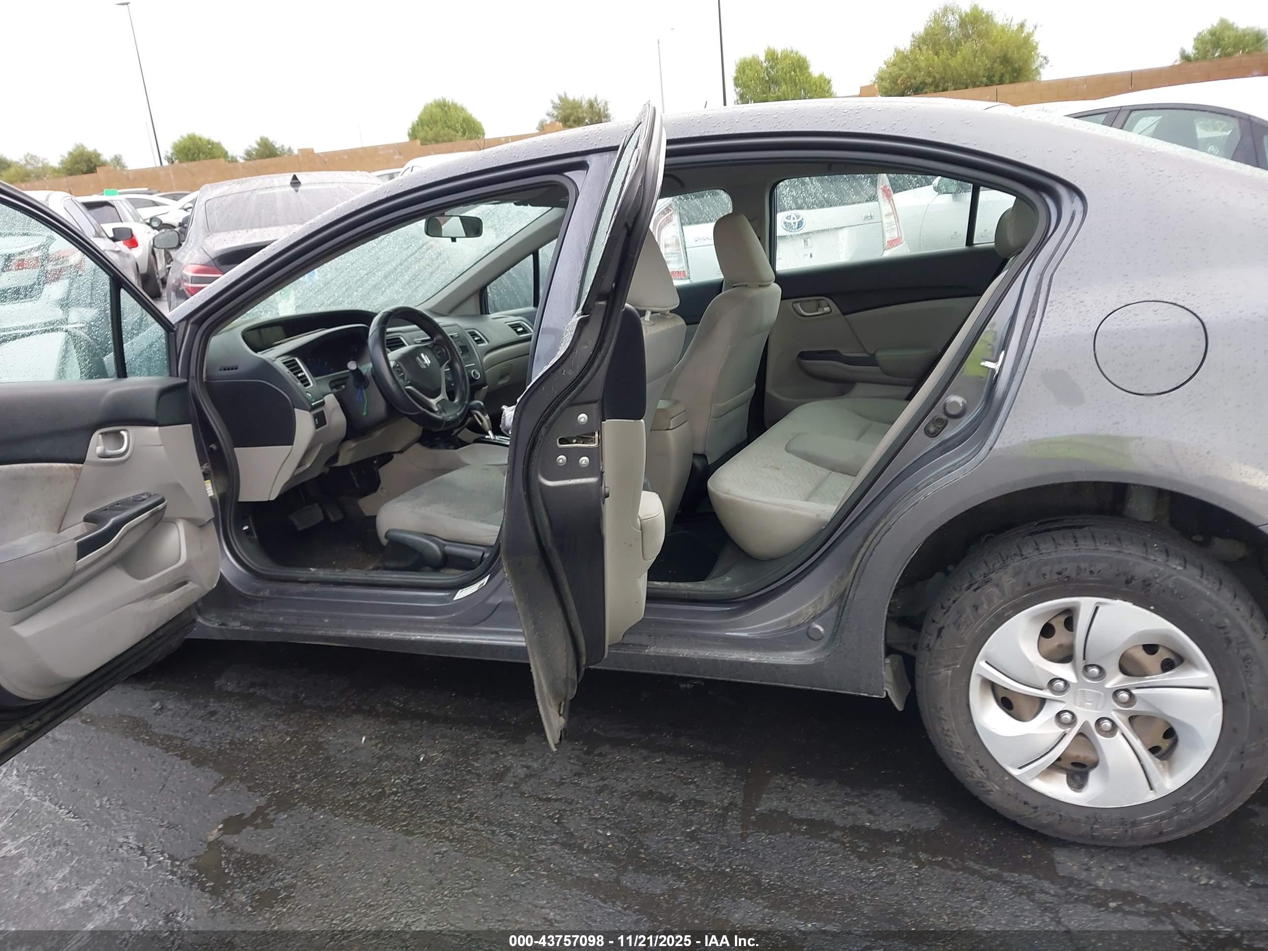 HONDA CIVIC image 8