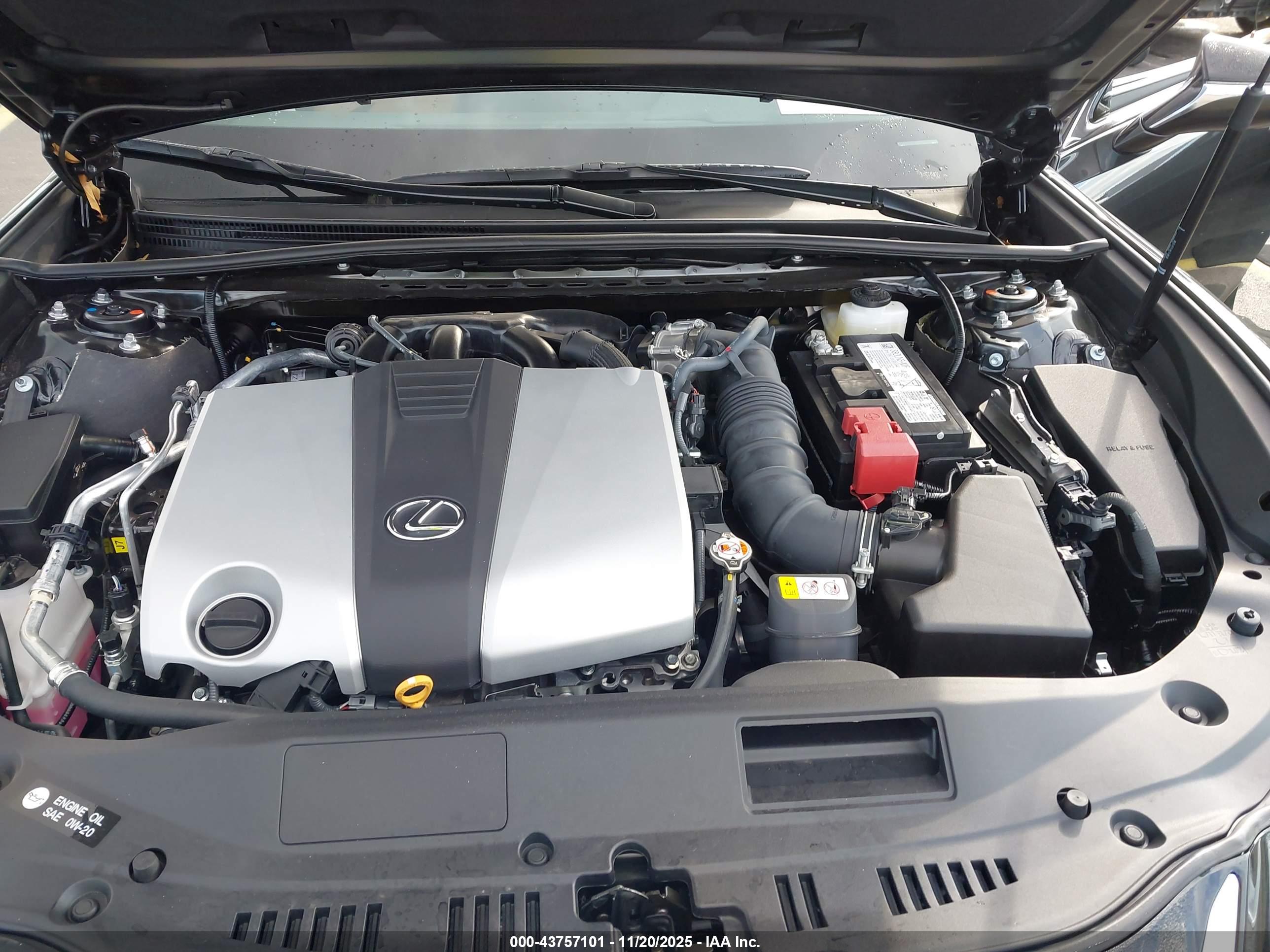 LEXUS ES image 10