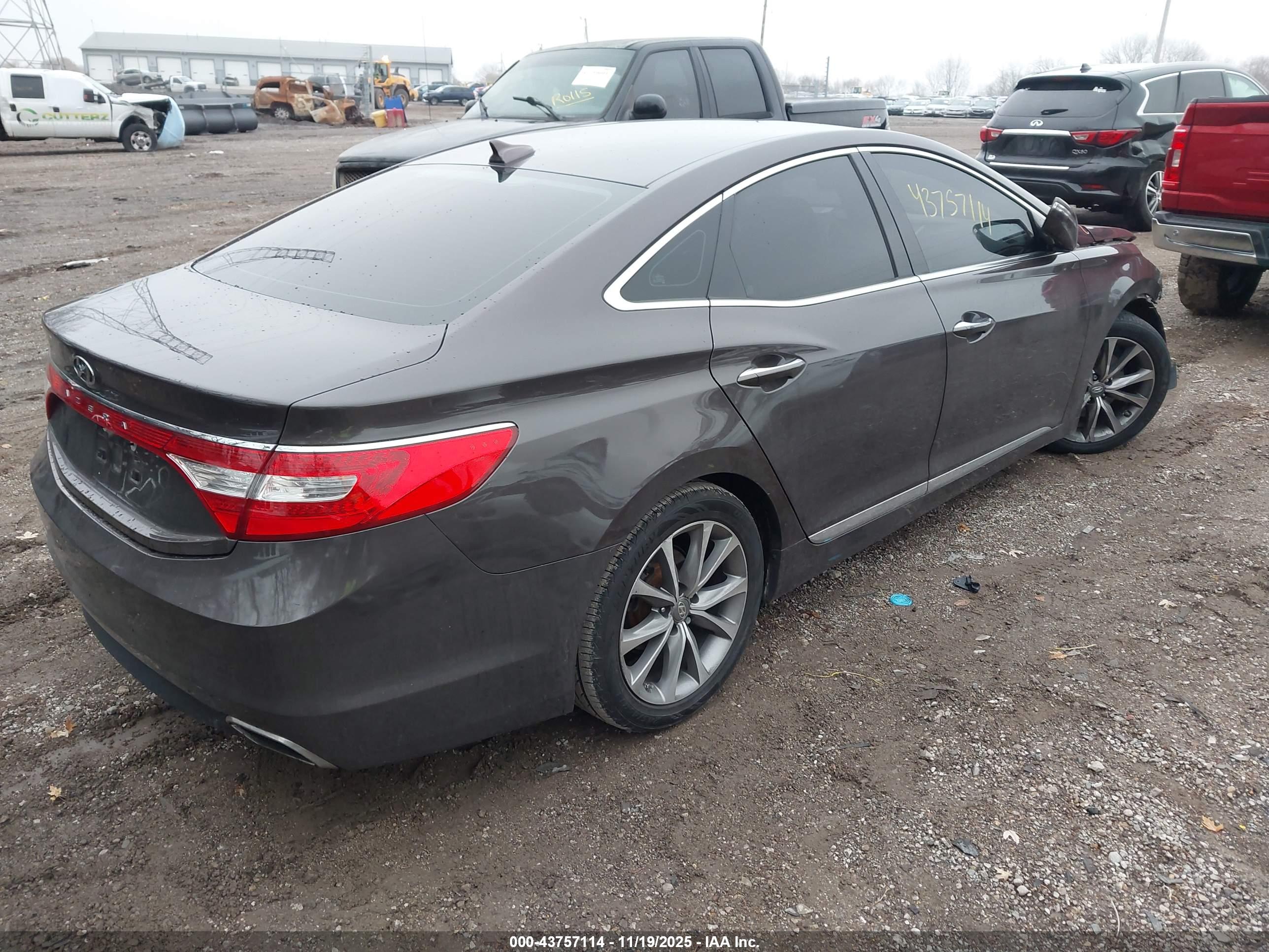 HYUNDAI AZERA image 4