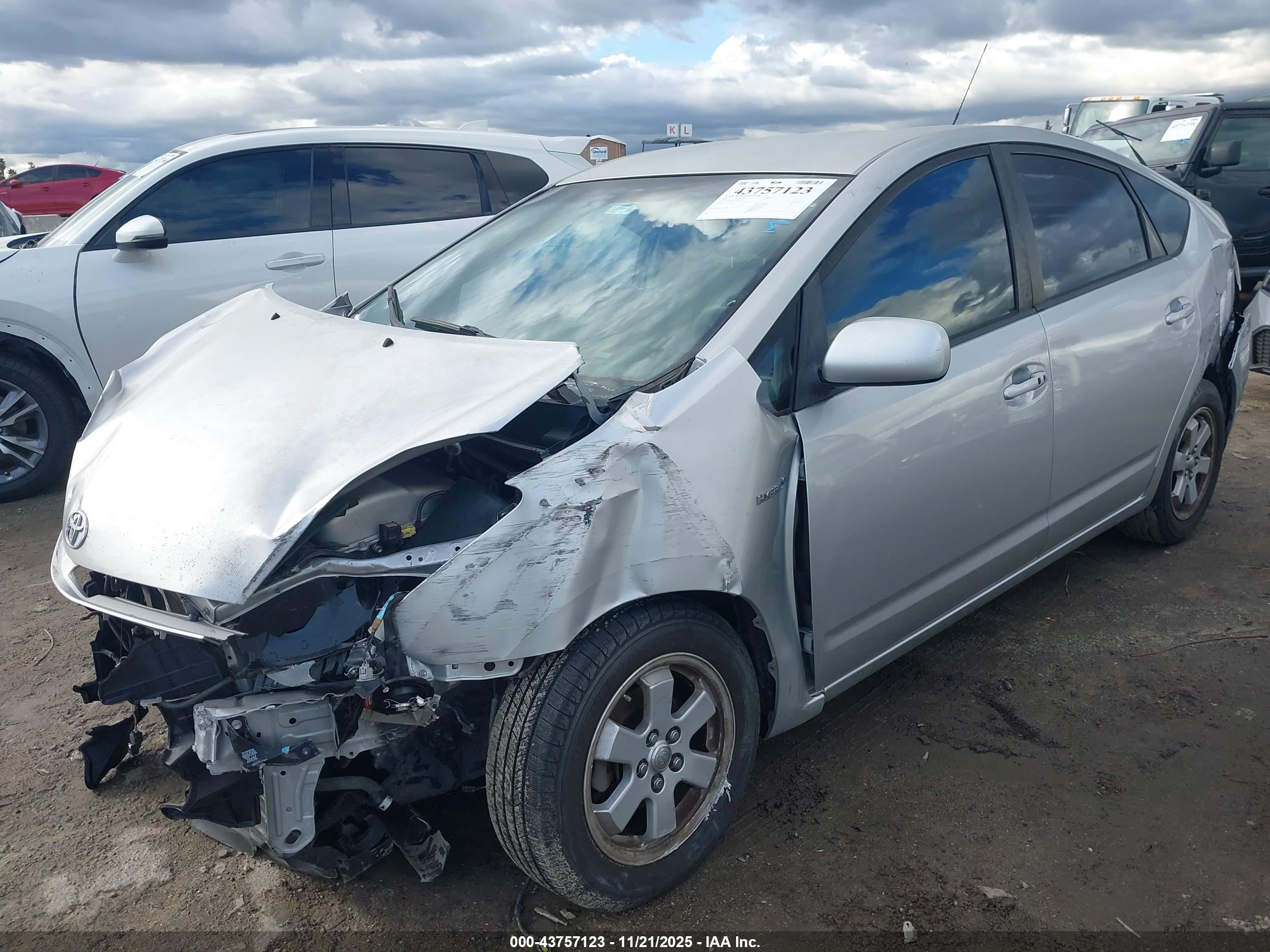 TOYOTA PRIUS image 2