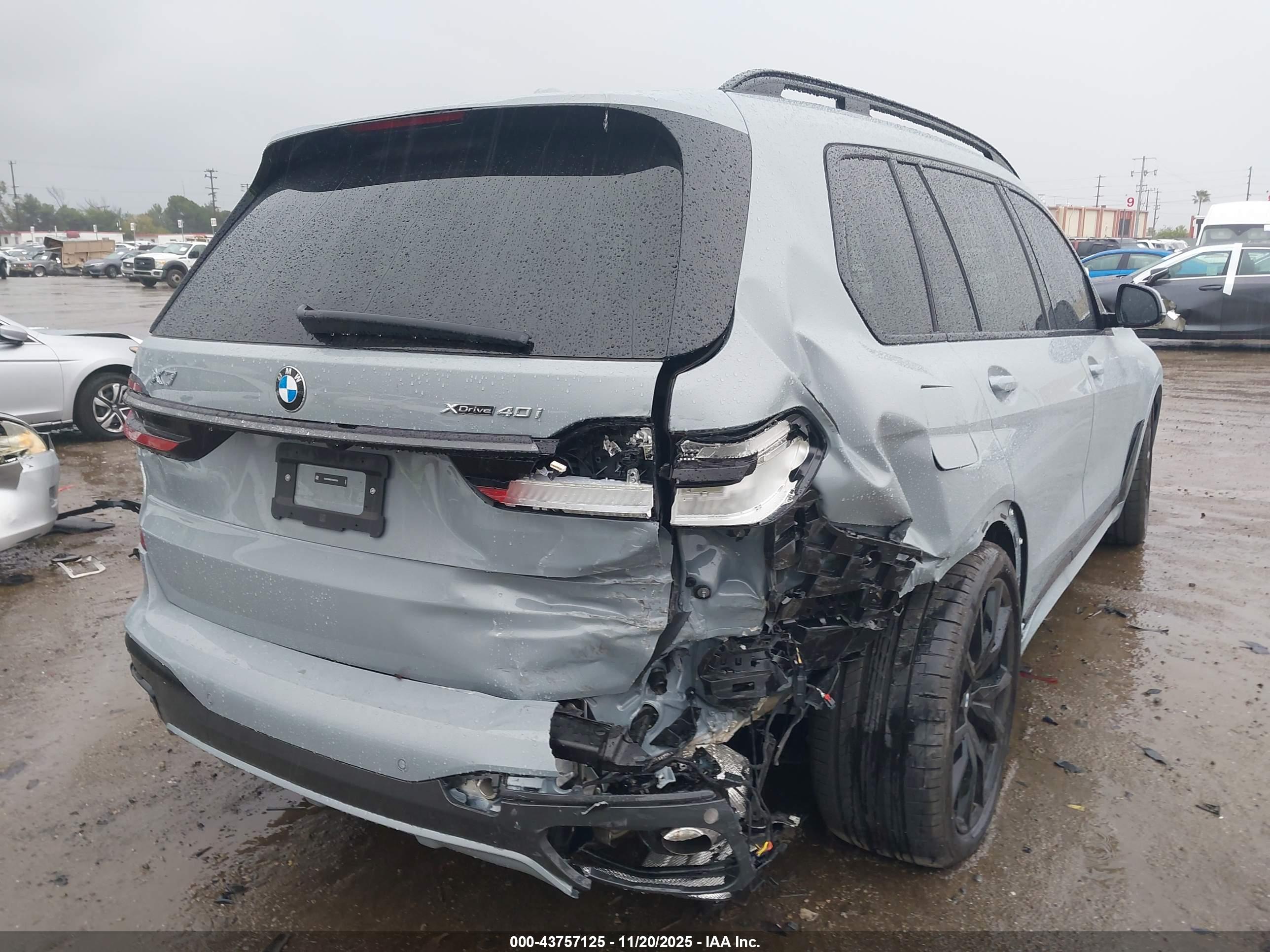 BMW X7 image 4