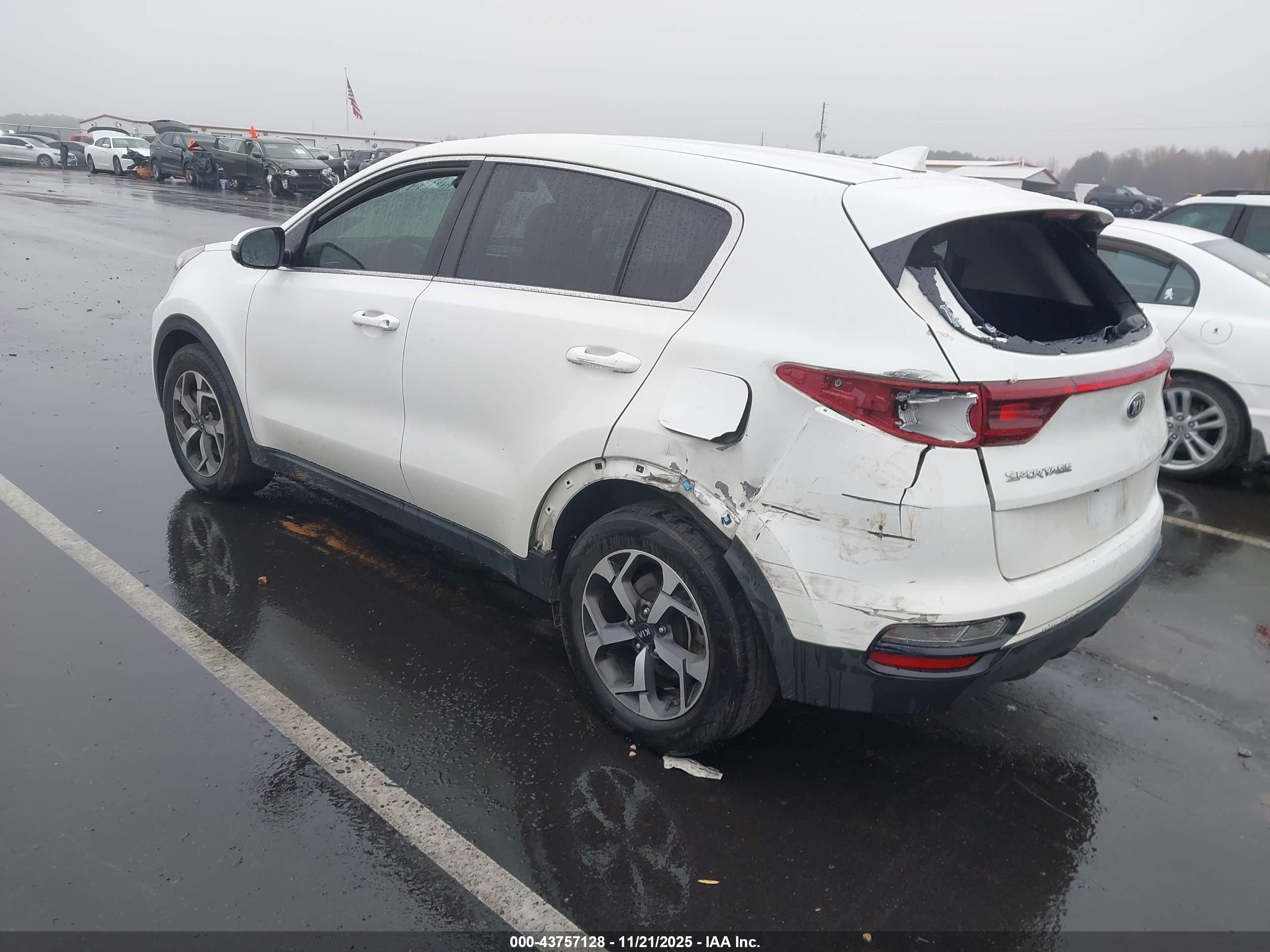 KIA SPORTAGE image 3