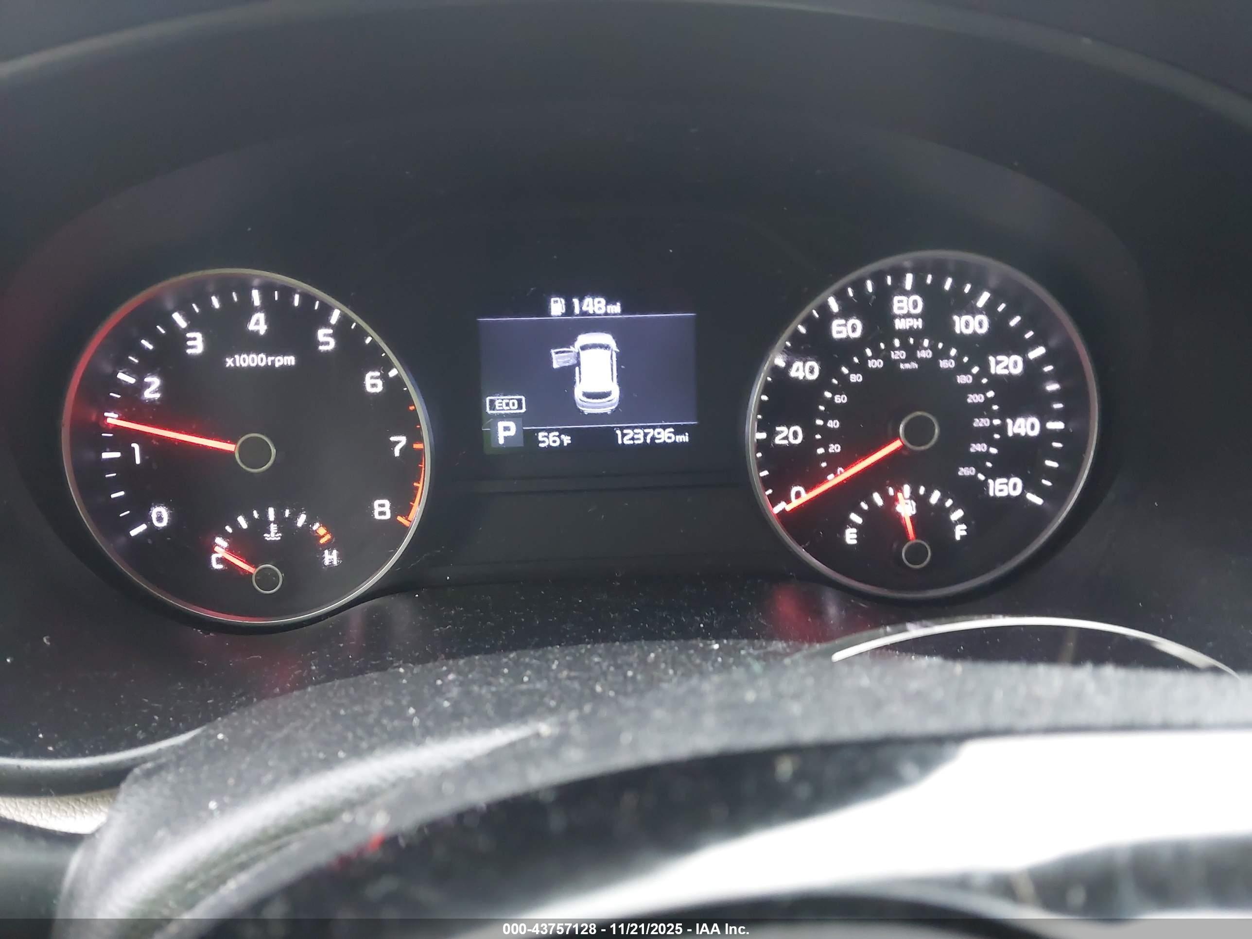 KIA SPORTAGE image 7