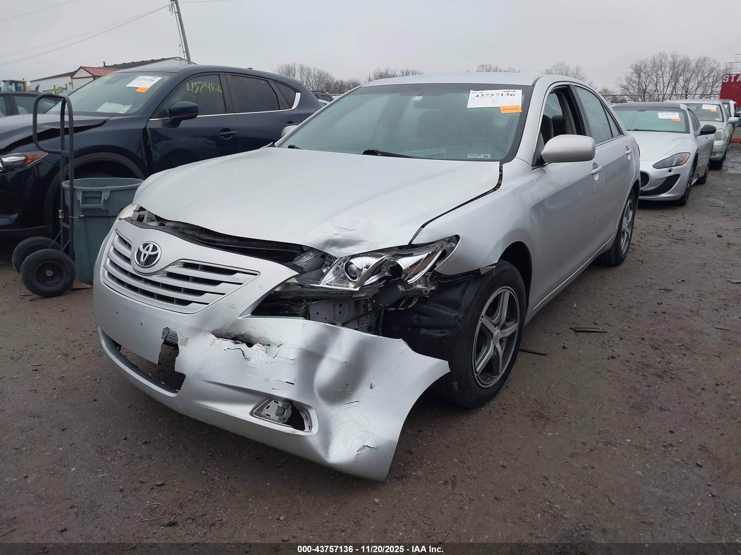 TOYOTA CAMRY image 2