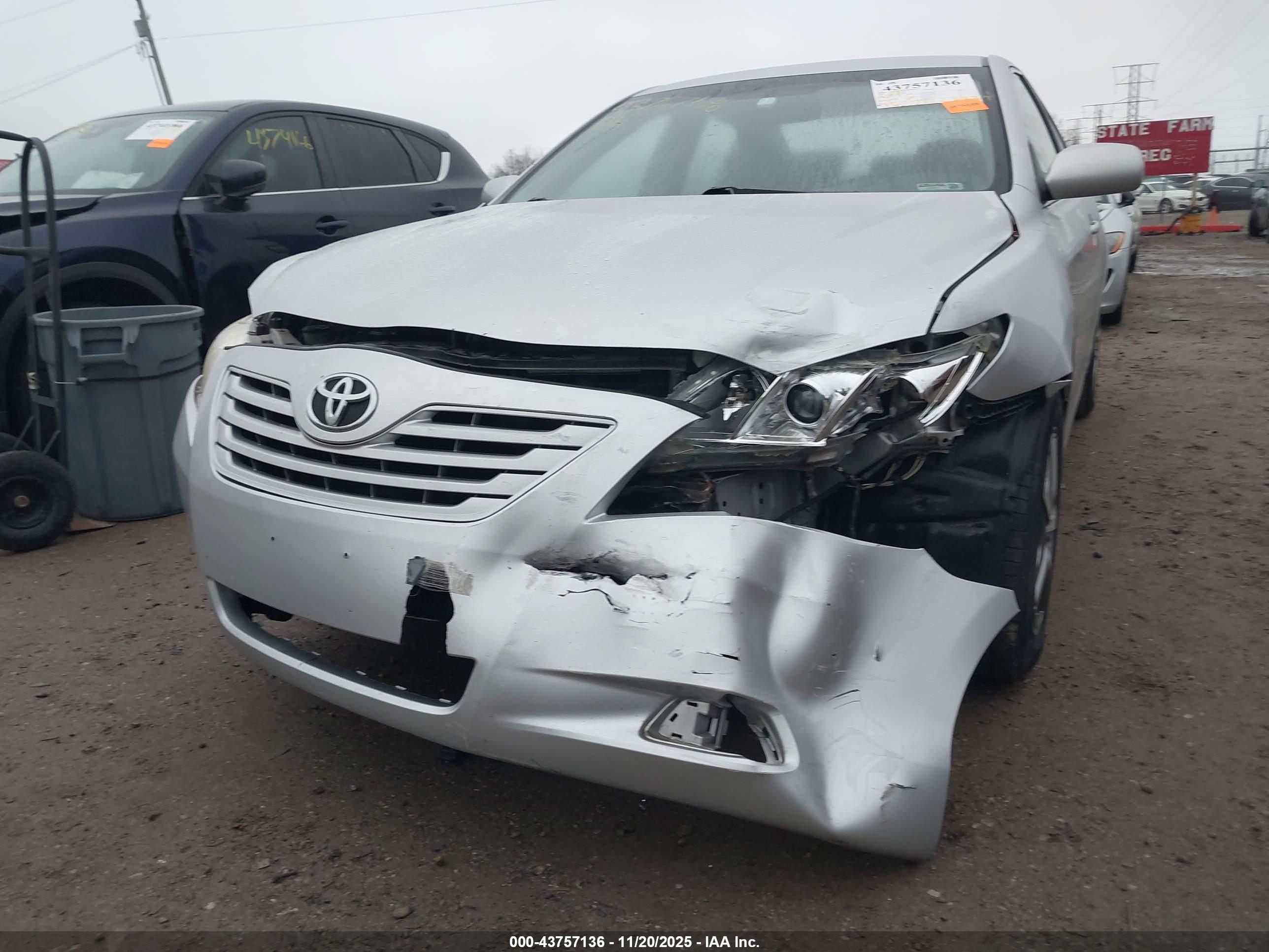 TOYOTA CAMRY image 6
